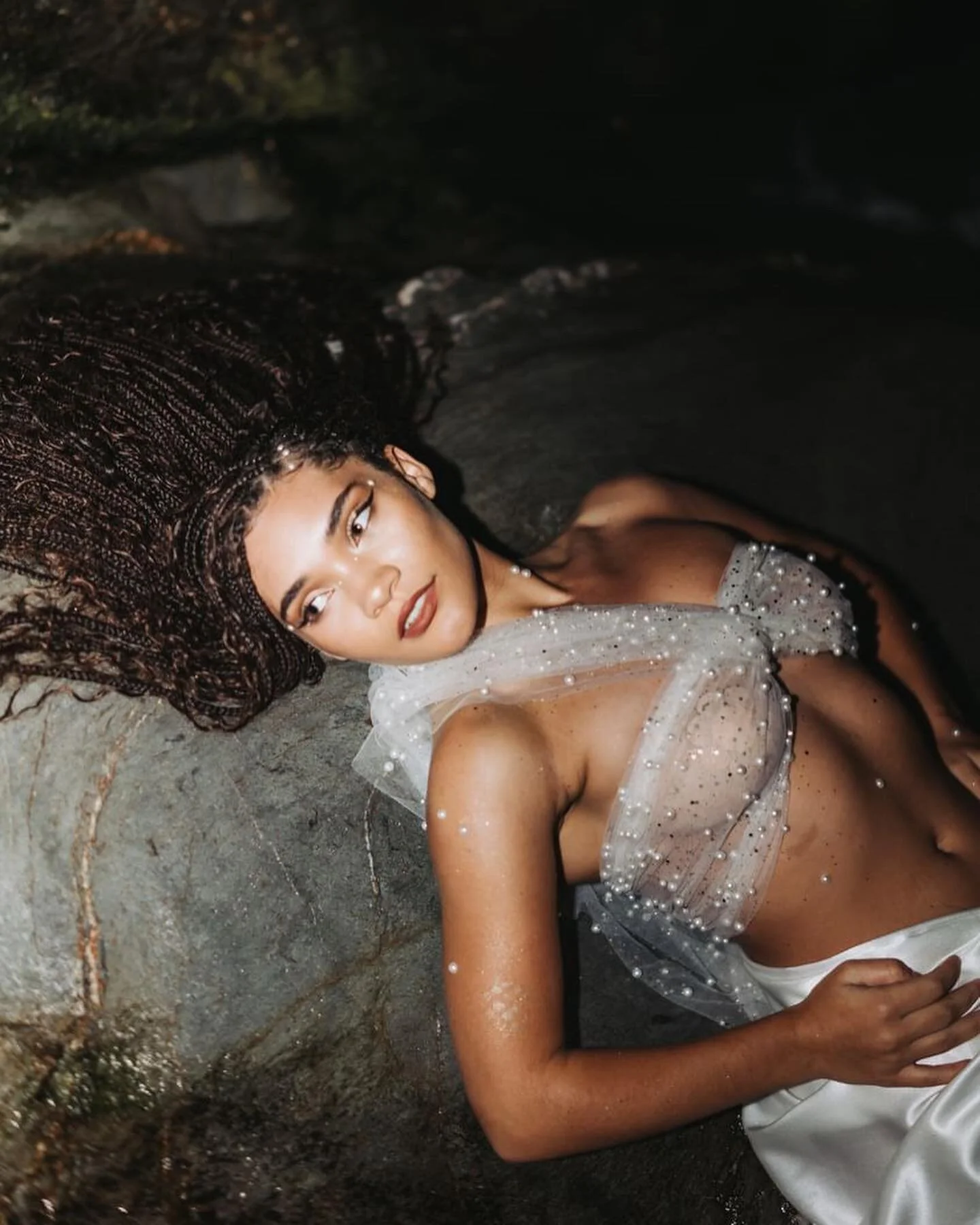 In the sweet enchantment of the morning. The sea has brought you to me I close my eyes&hellip; 🤍

Ethereal Sirens inspired photoshoot 

📸 @sarahpetrarca_ 

&bull;
&bull;
&bull;
&bull;
&bull;

#siren 
#ethereal 
#sirenmakeup 
#willyscouts @willy.sco