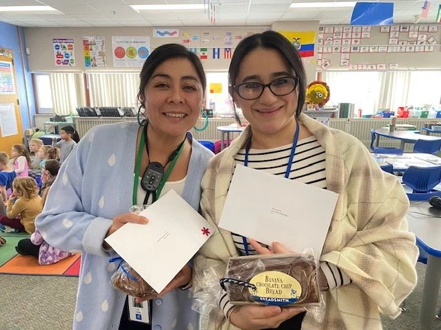 As our Gratitude Gift delivery continued this week, we visited @hopkinsschools 🌟💙 elementary schools, delivering your thanks and appreciation to teachers and staff. Gratitude Gifts 🍎 included yummy bread 🍞🍌🍫 loaves and $15 gift cards (good at 6