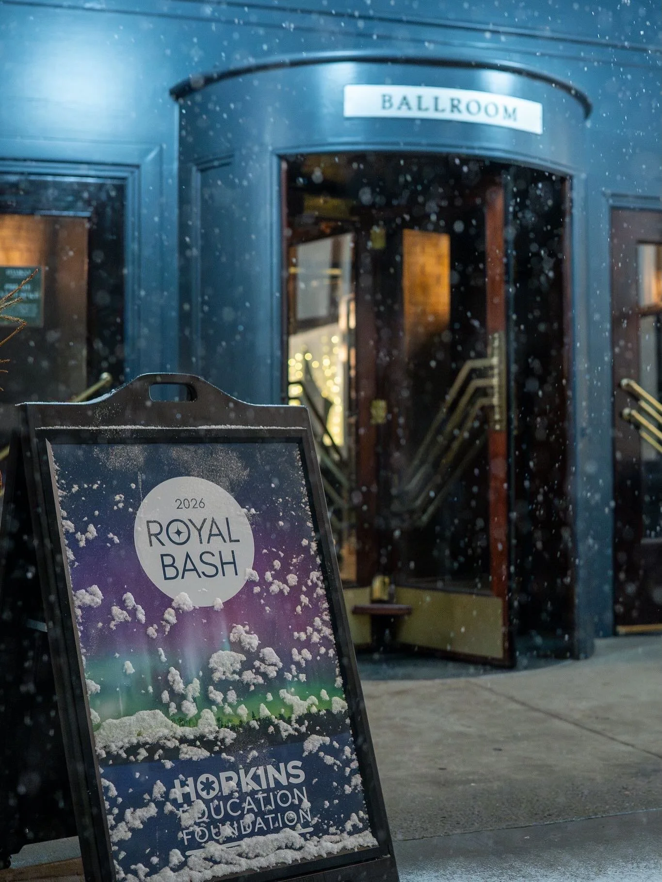 At Royal Bash 2026 this past Saturday, we were lucky to be guided through a fun evening of fundraising by our emcee Gene Ward, Jr. @gdubb1906, co-principal of @hopkinshigh270 as well as our energetic auctioneer @karensorboauctioneer. About 300 Hopkin