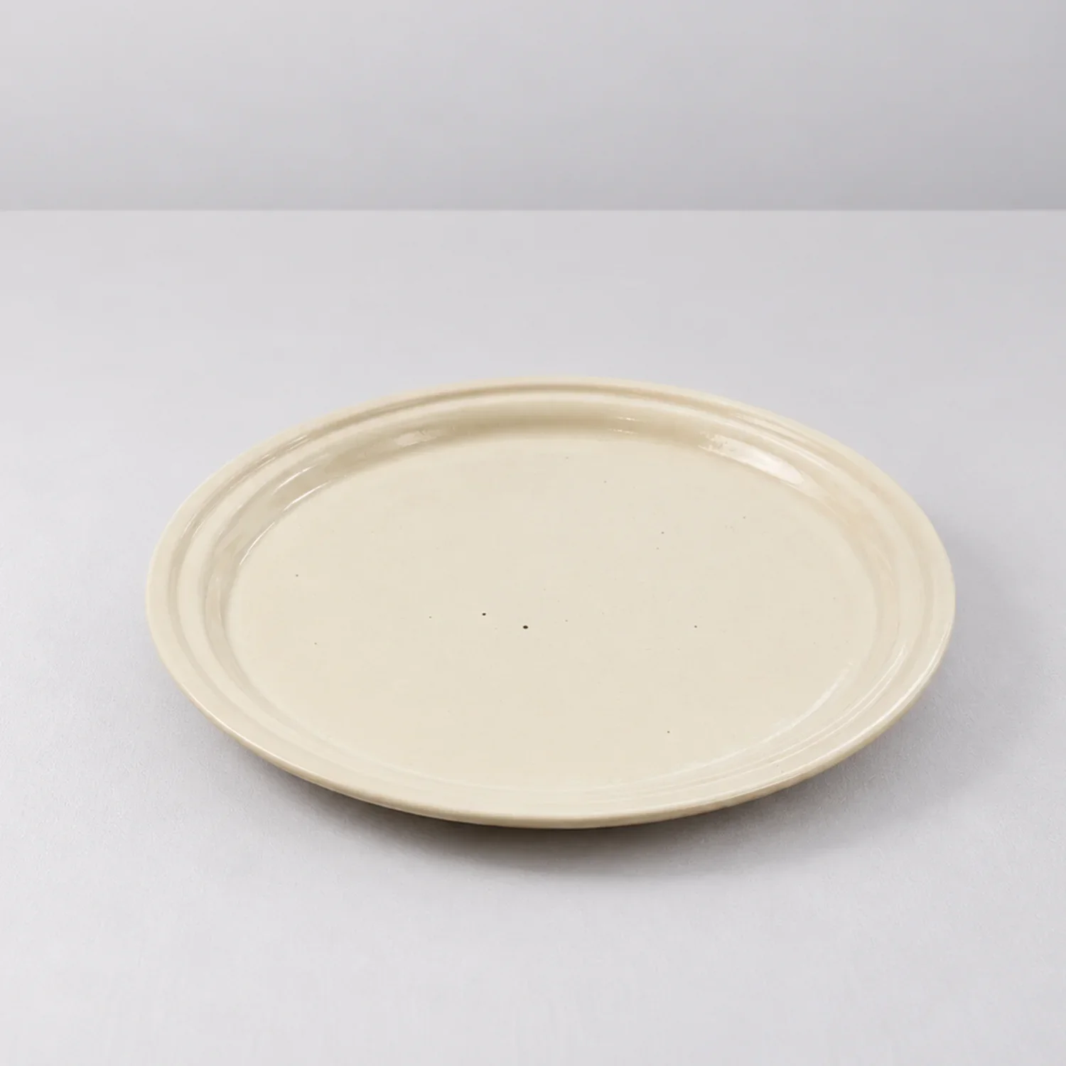 essential-round-platter-product-shot (1).webp
