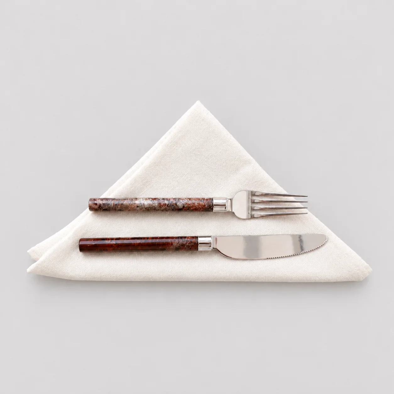 white-napkins-product-shot (2).webp
