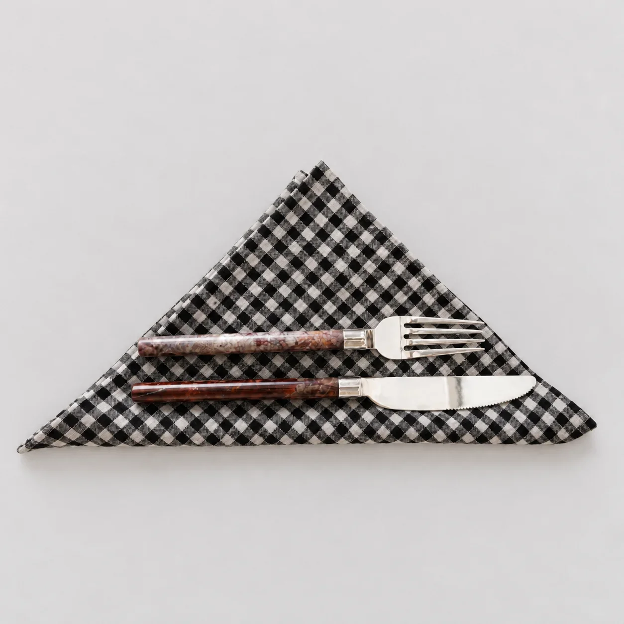 gingham-napkins-product-shot (1).webp