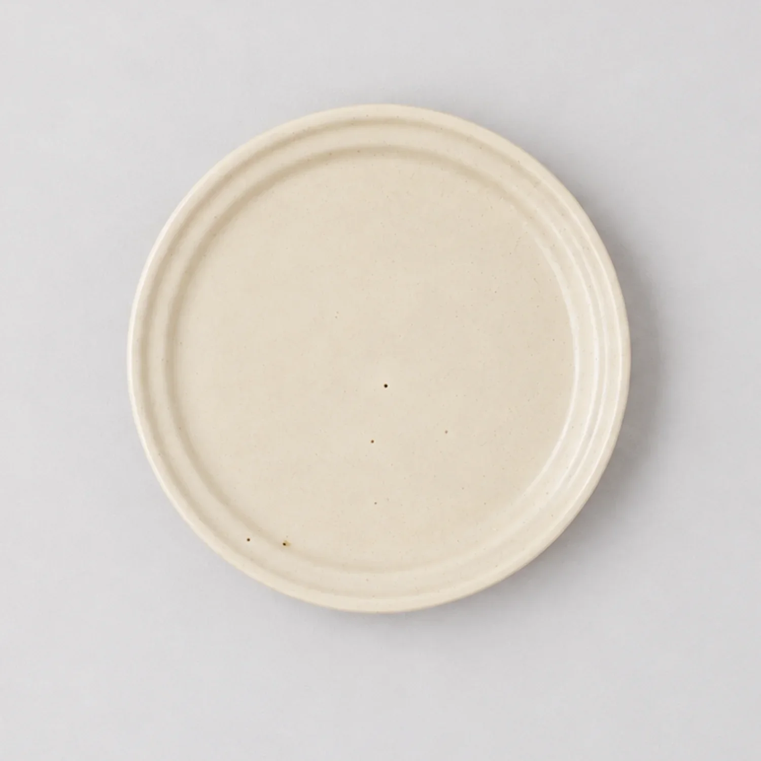 essential-round-platter-product-shot (2).webp
