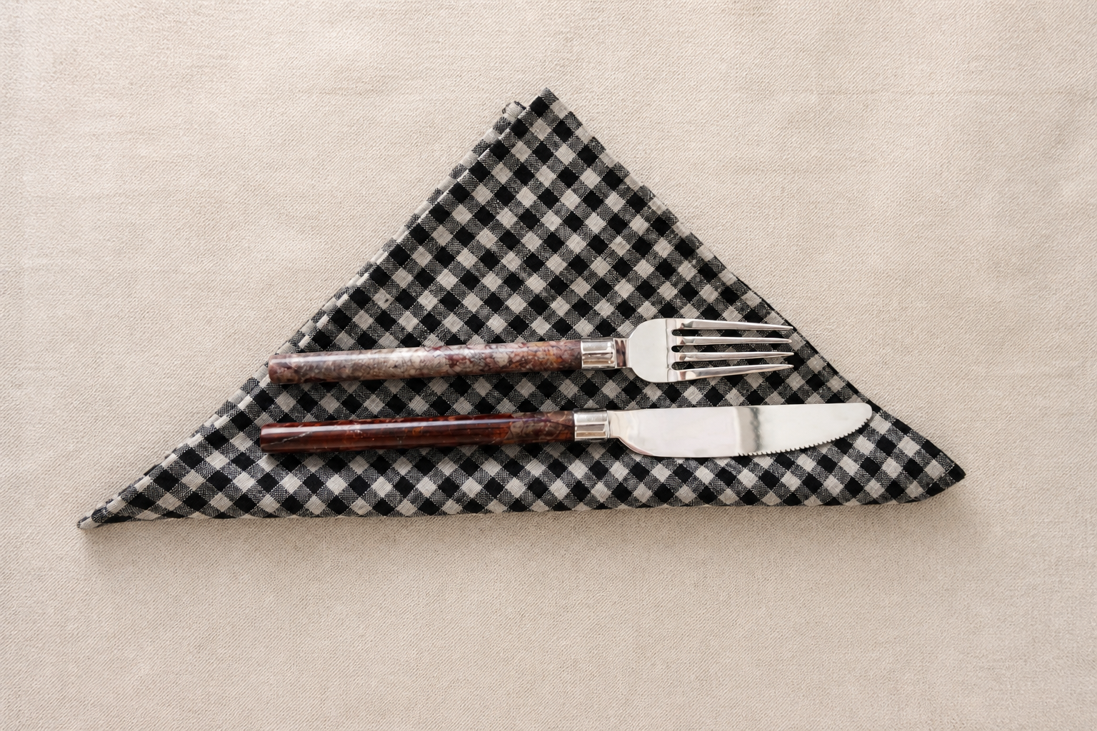 Black Gingham.png