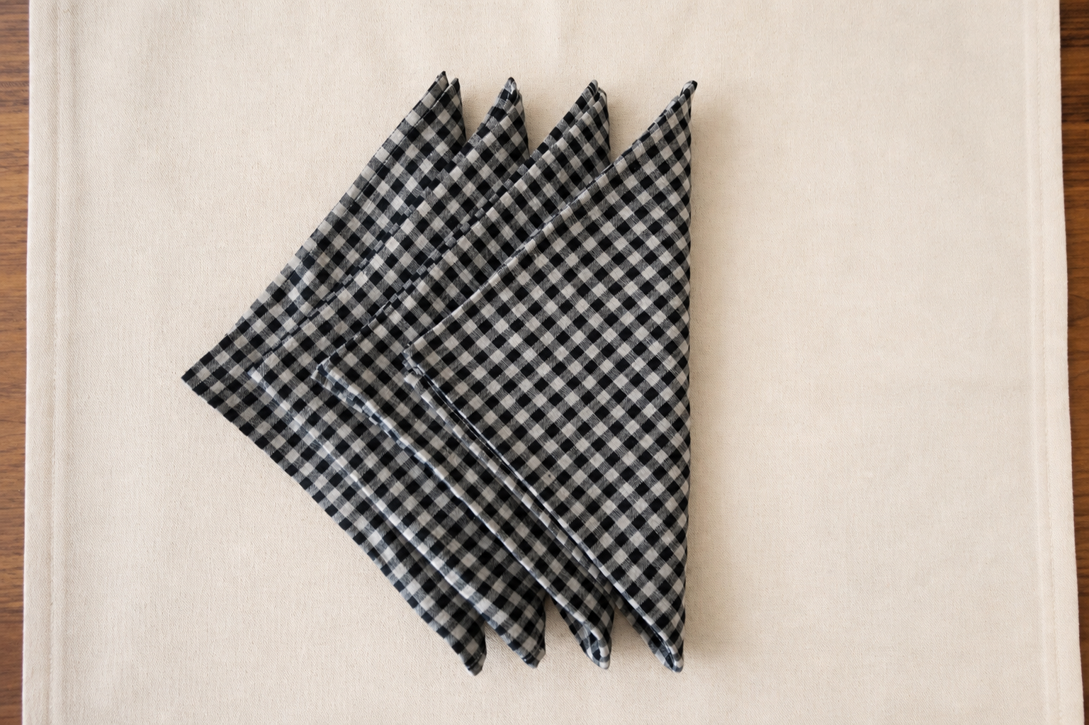 blk gingham.png