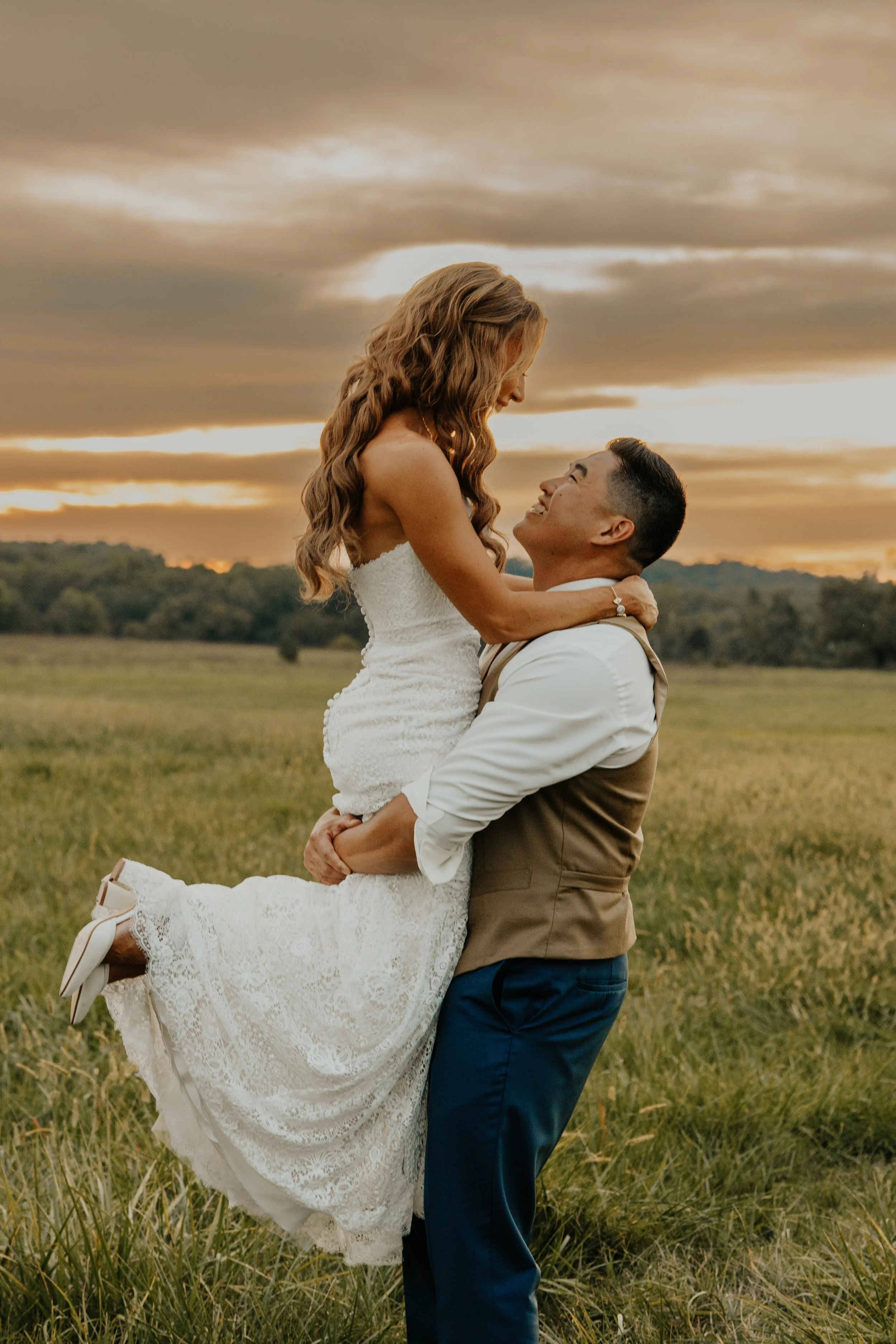 Erin&ShaneWeddingPreviews-24.jpg
