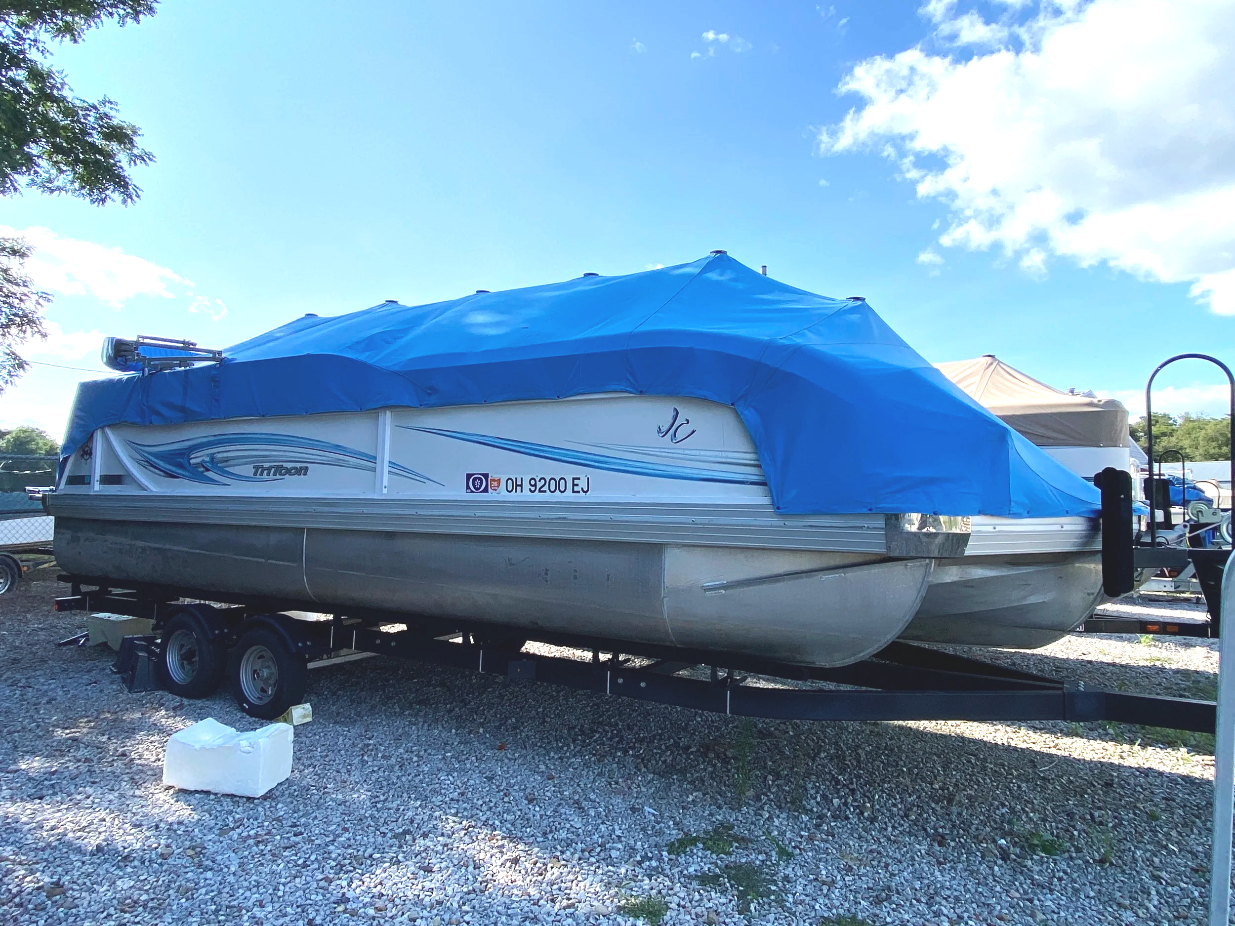 2007 JC Tritoon with I/O Engine