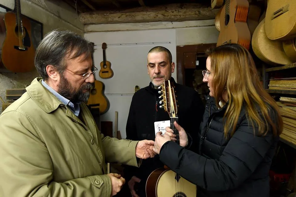 1º Produto de cordofones tradicionais artesanais CERTIFICADO - Viola Braguesa-Portugal