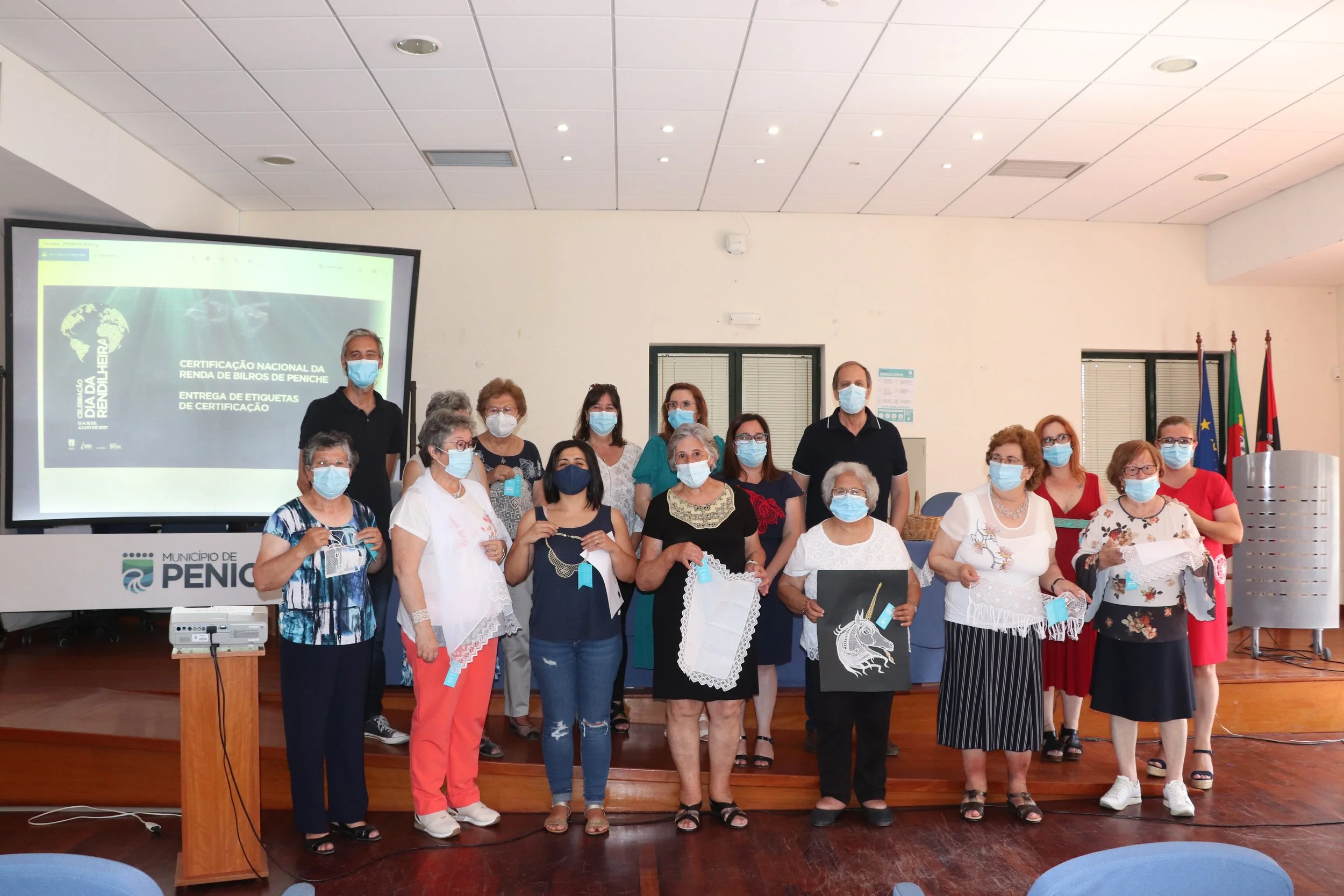 18ª Produção certificada de acordo Dec. Lei 1212015 - Renda de Bilros de Peniche