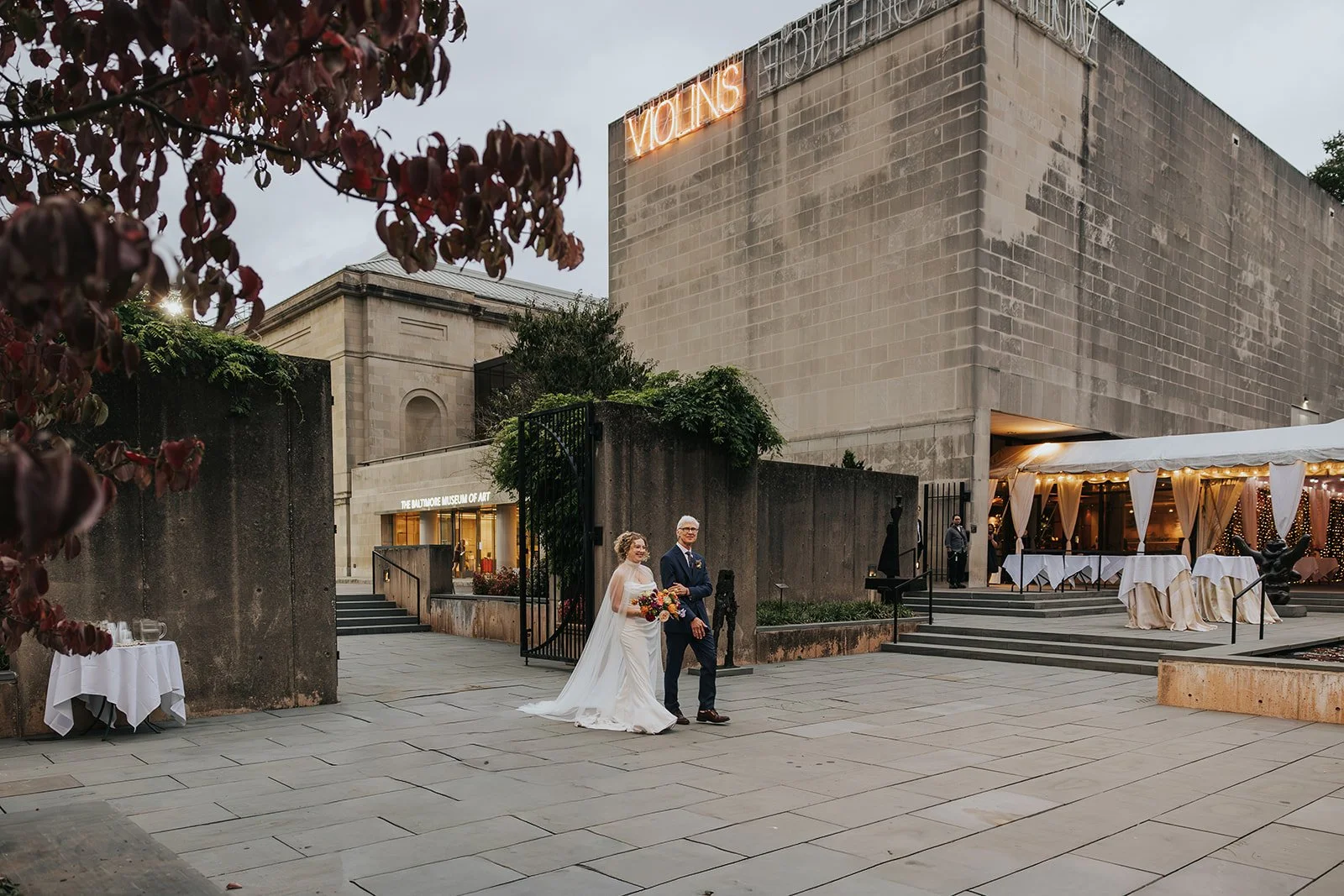 BRIDE FATHER WEDDING CEREMONY BOUQUET BALTIMORE MARYLAND MUSEUM ART SCULPTURE GARDEN
