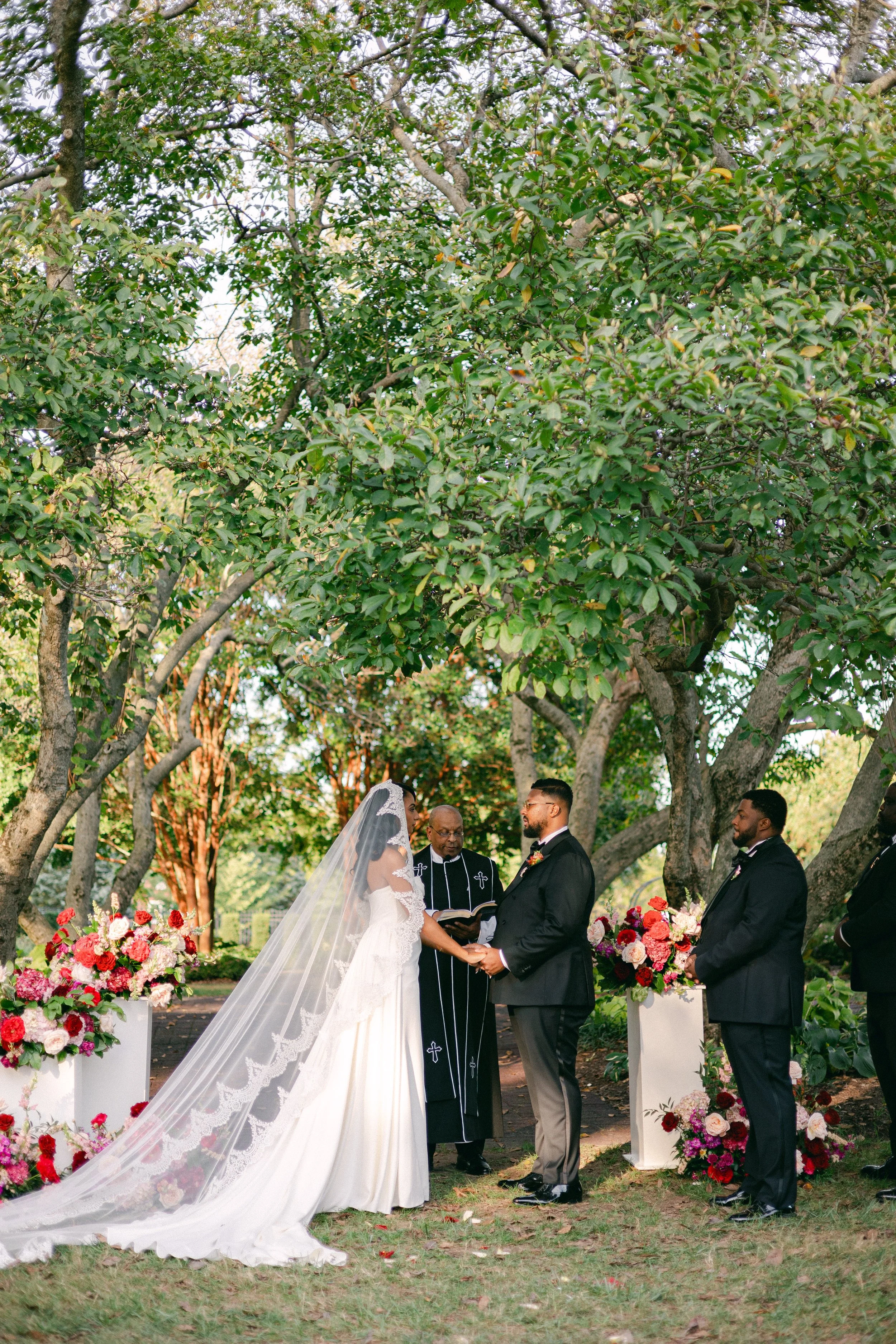 bride groom floral flower arrangement pedestal wedding ceremony belmont manor historic park elkridge maryland