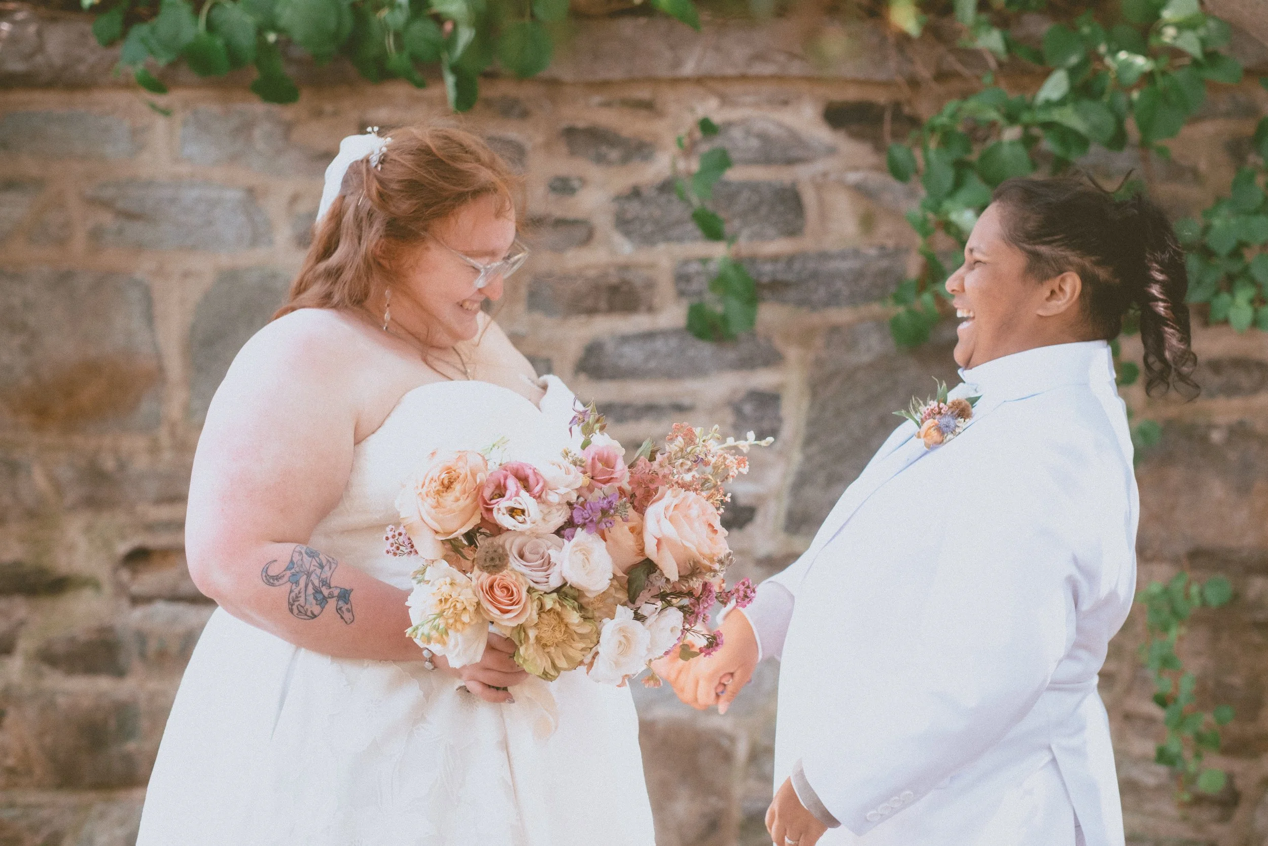 BRIDE GROOM COLOR WEDDING BOUQUET PORTRAIT CYLBURN ARBORETUM GARDEN BALTIMORE MARYLAND
