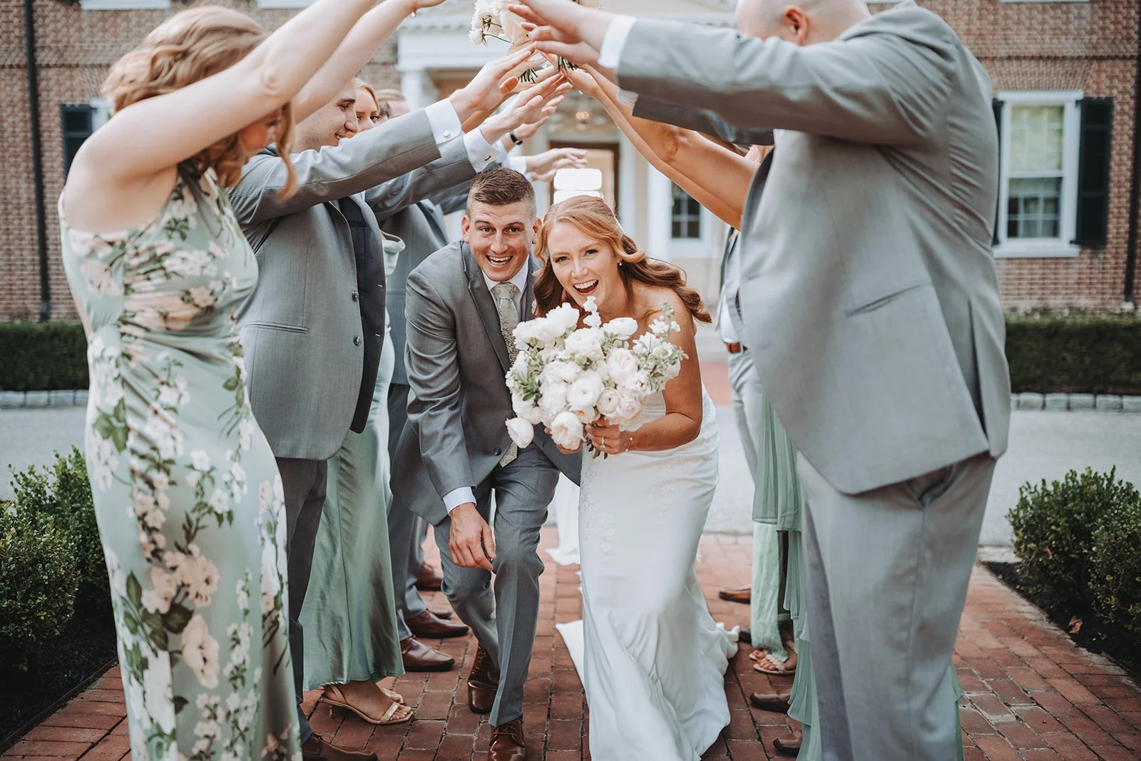 BRIDE GROOM WEDDING PARTY WHITE BRIDAL BOUQUET BOHEMIA MANOR