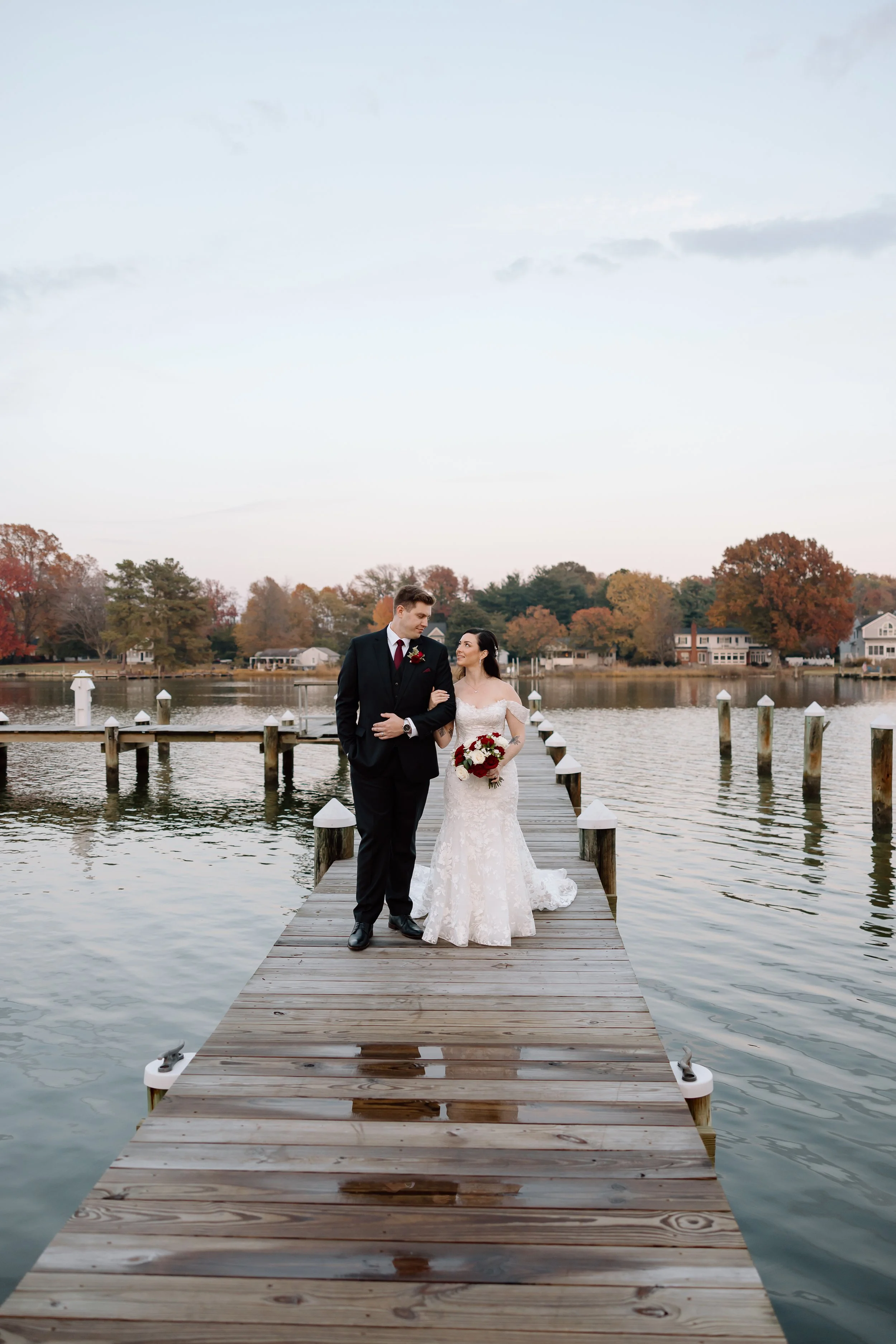 BRIDE GROOM STREET FALL WEDDING CEREMONY PORTRAIT KENT ISLAND RESORT