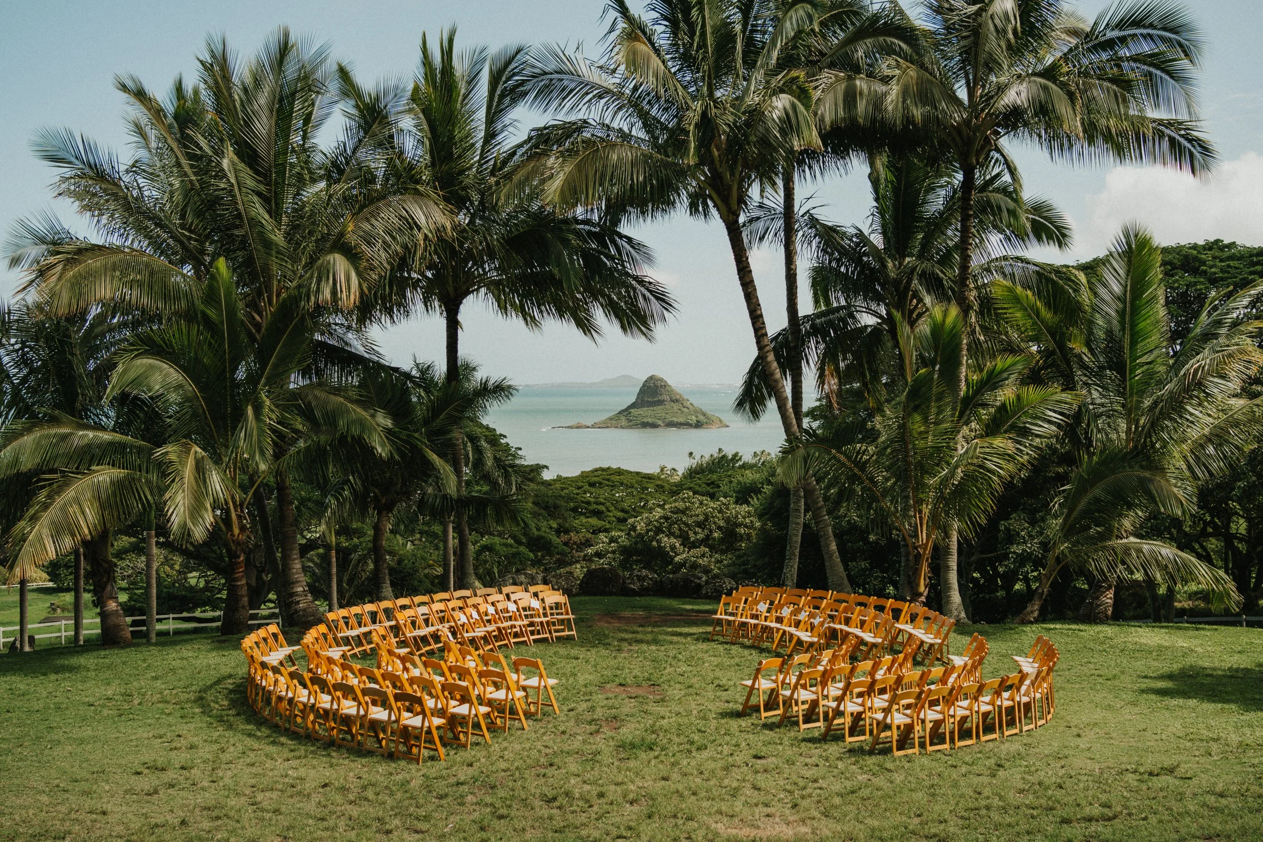 HAWAII WEDDING CEREMONY ARCH PALIKU GARDENS MOKOLII