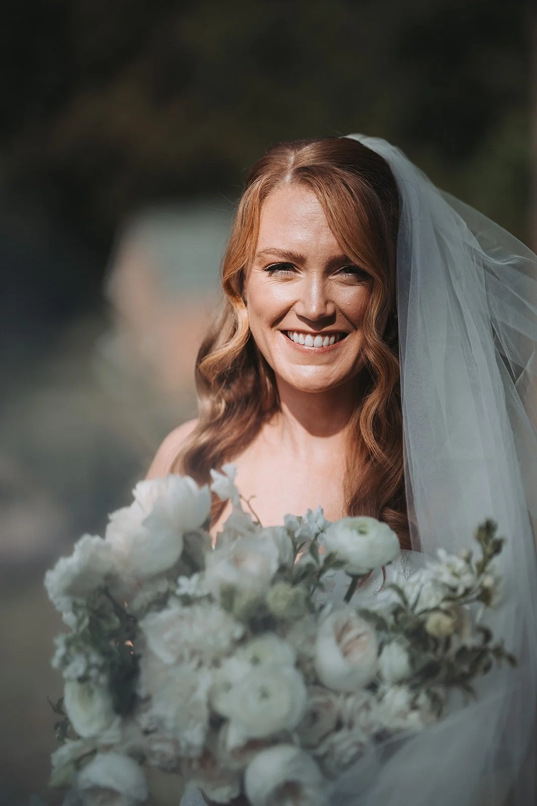 bride bridal bouquet flowers floral arrangement wedding bohemia manor farm chesapeake city maryland