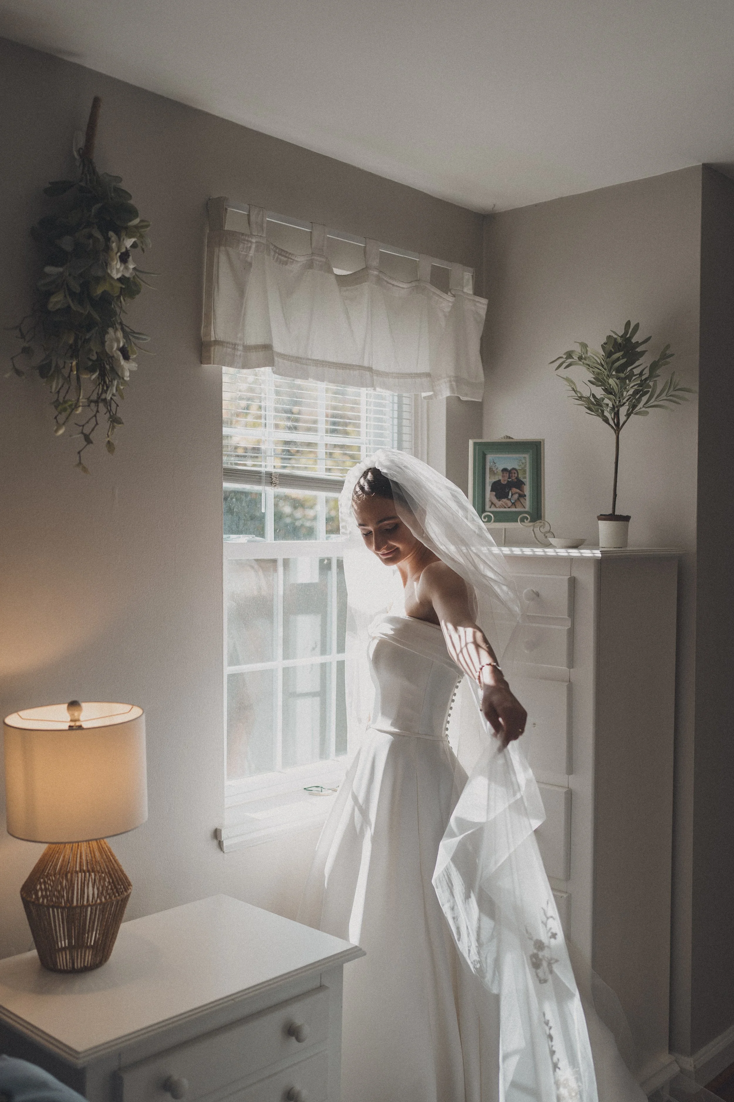 BRIDE WINDOW VEIL GOWN SUNLIGHT