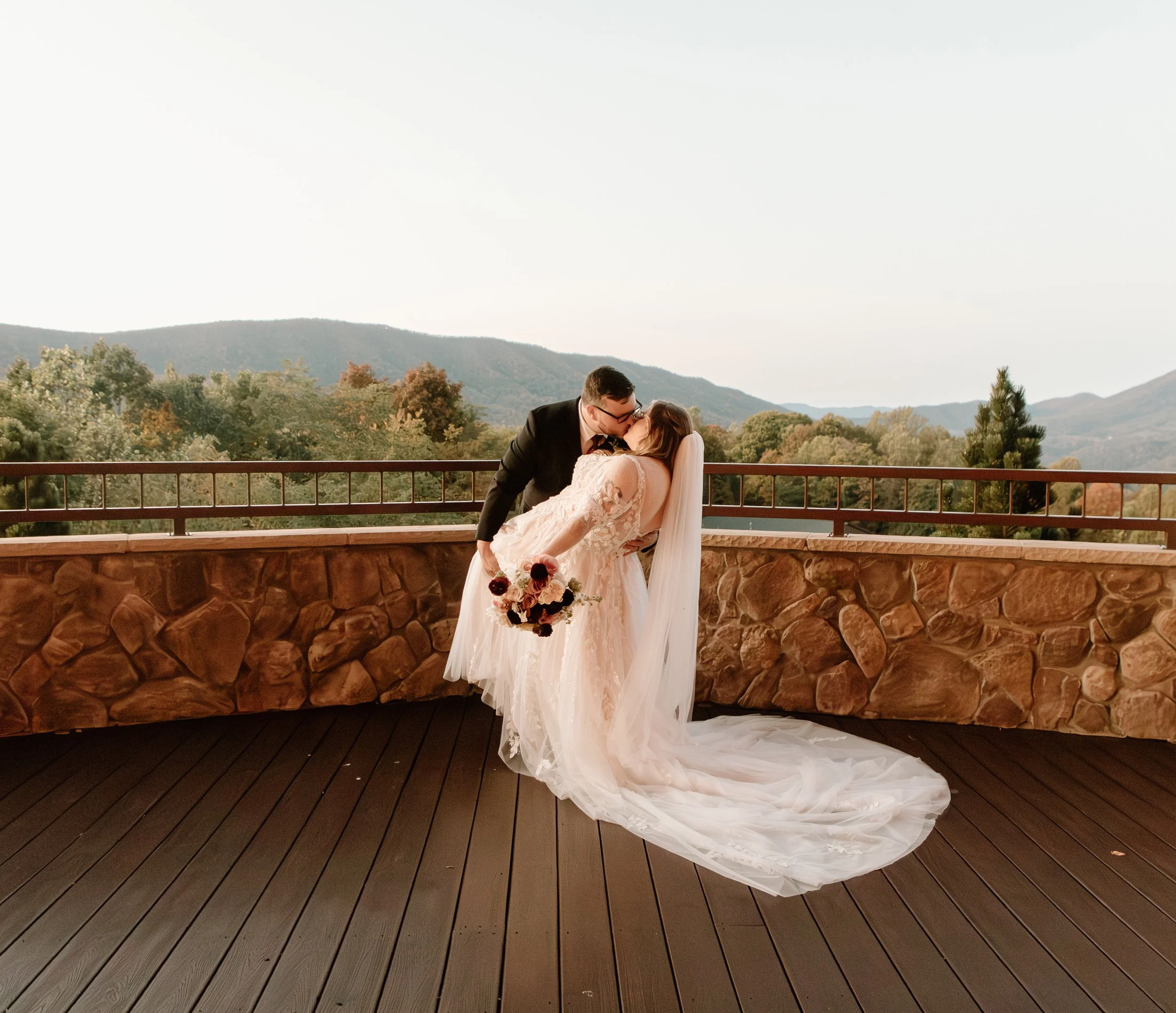 bride groom bridal bouquet house mountain inn irvine estate