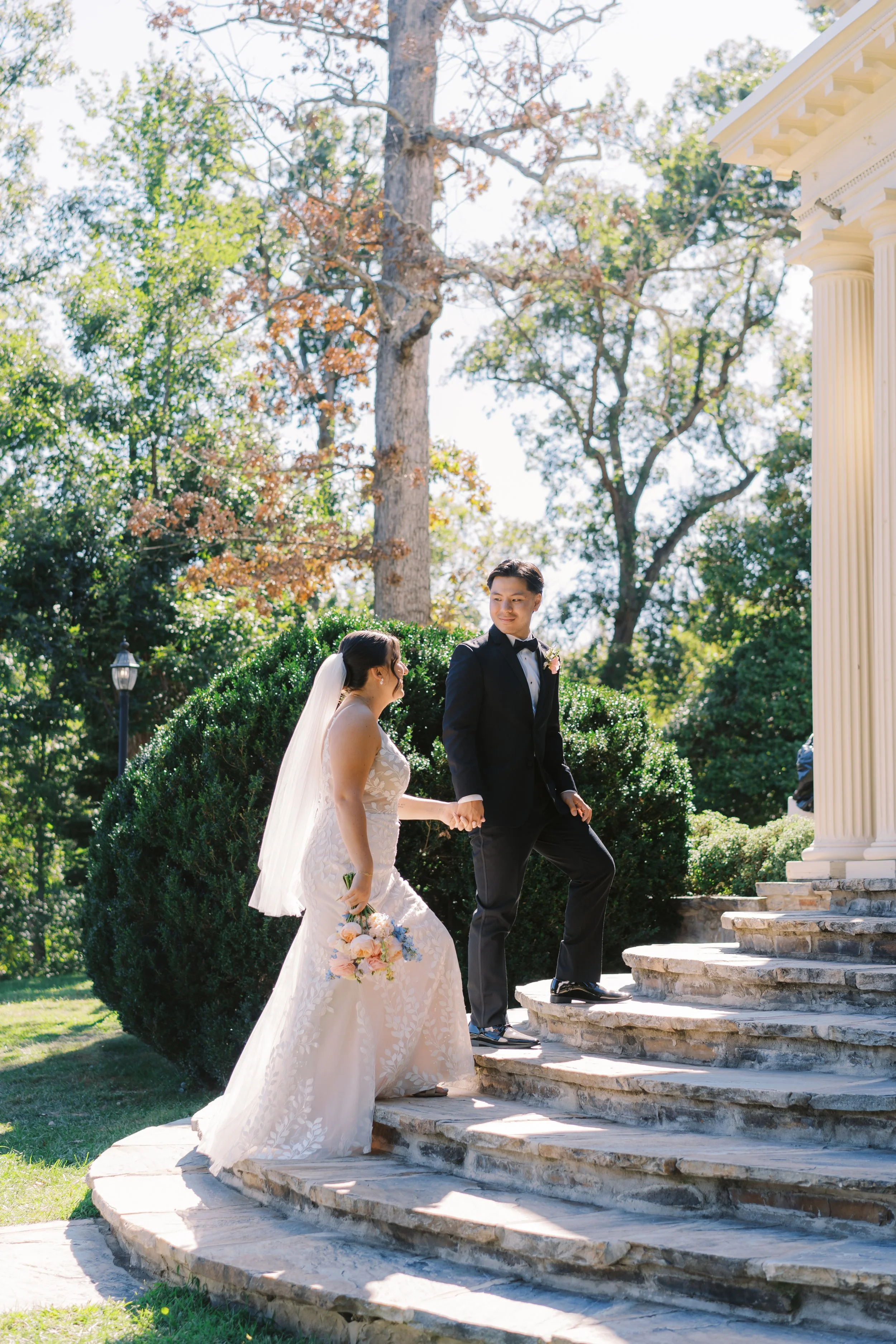 BRIDE GROOM WEDDING BOUTONNIERE BRIDAL BOUQUET COLORFUL RUST MANOR HOUSE