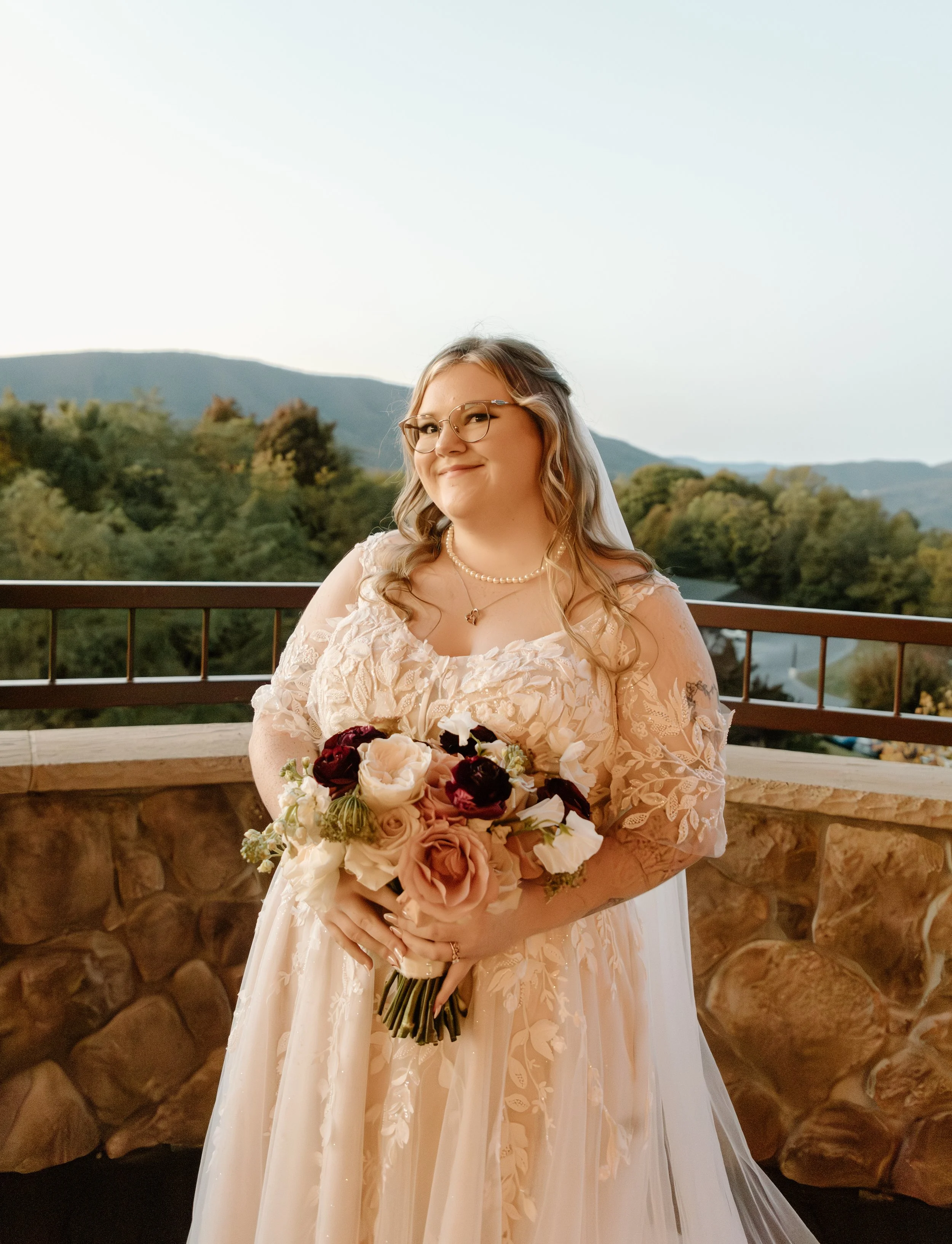 bride bridal bouquet fall autumn wedding house mountain inn irvine estate