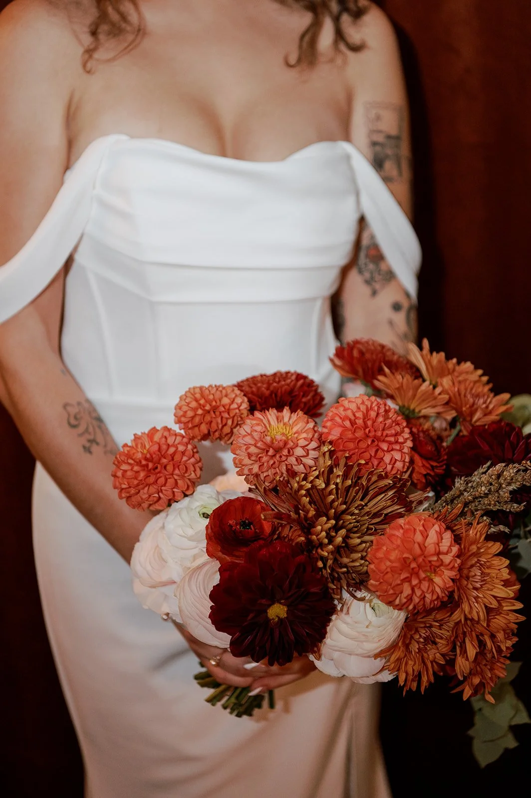 bride bridal bouquet autumn wedding main street ballroom ellicott city maryland