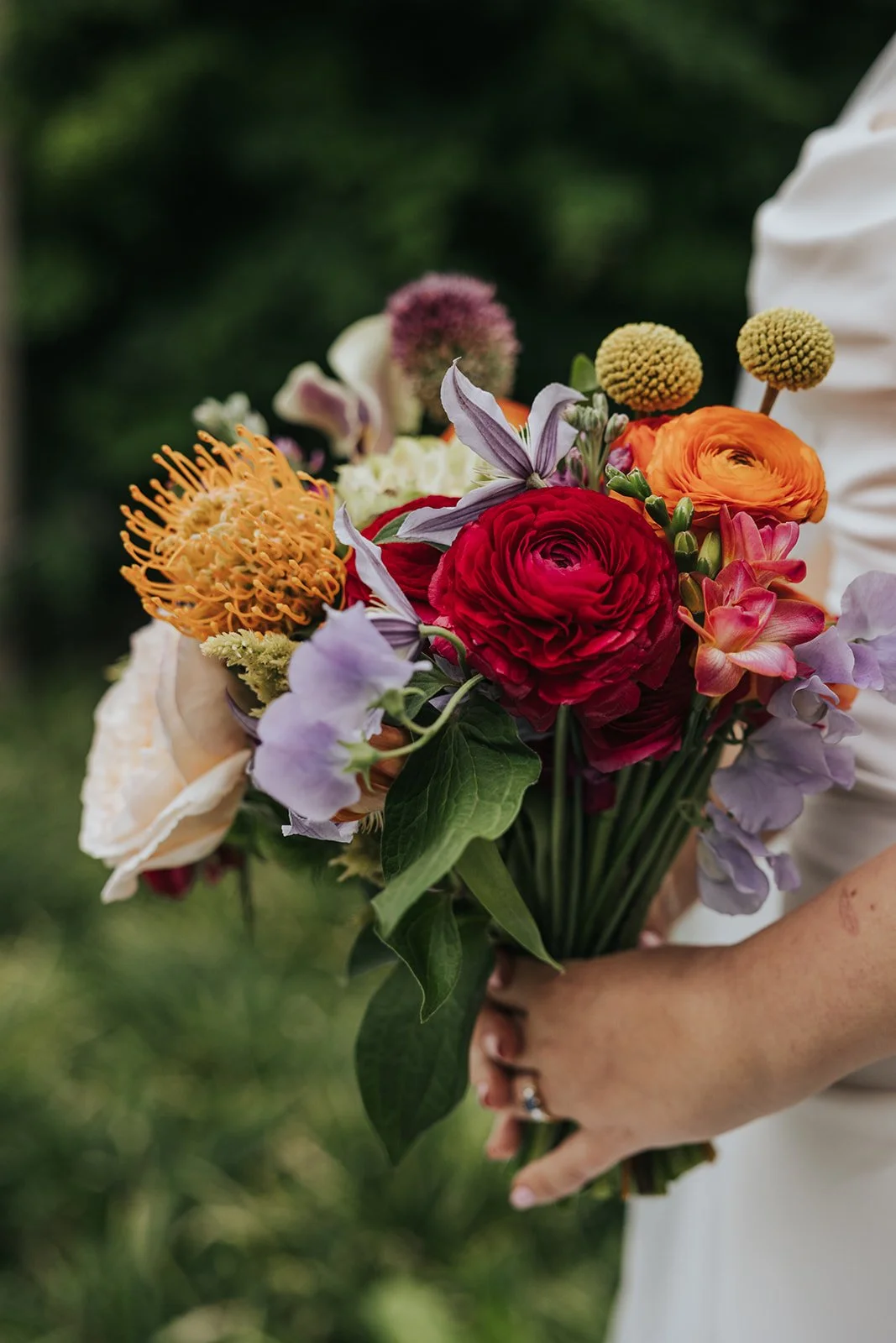 bride bridal bouquet wedding flowers floral arrangement baltimore museum of art sculpture garden