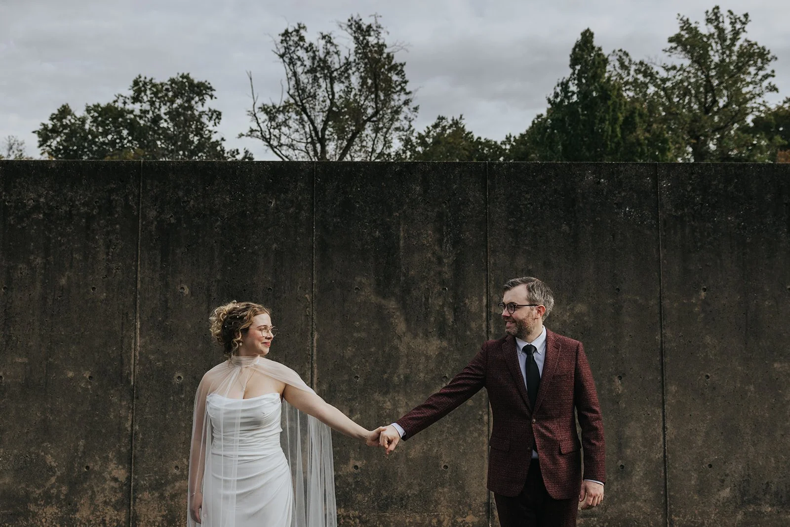 BRIDE GROOM BALTIMORE MUSEUM OF ART SCULPTURE GARDEN WEDDING CEREMONY PORTRAIT
