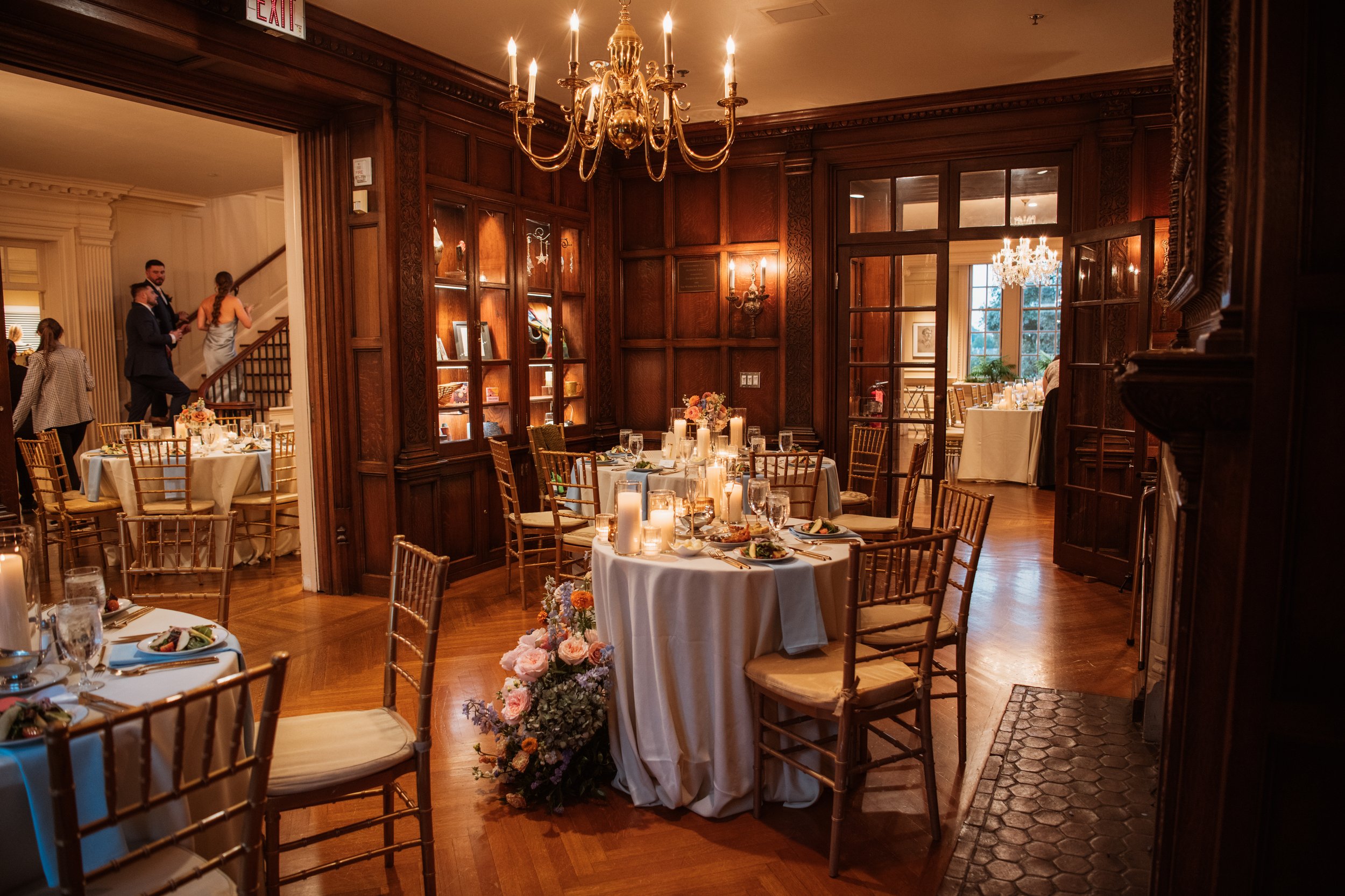 WEDDING RECEPTION CANDLELIGHT FLORAL DESIGN FLOWER CENTERPIECE ARRANGEMENT STRATHMORE MANSION