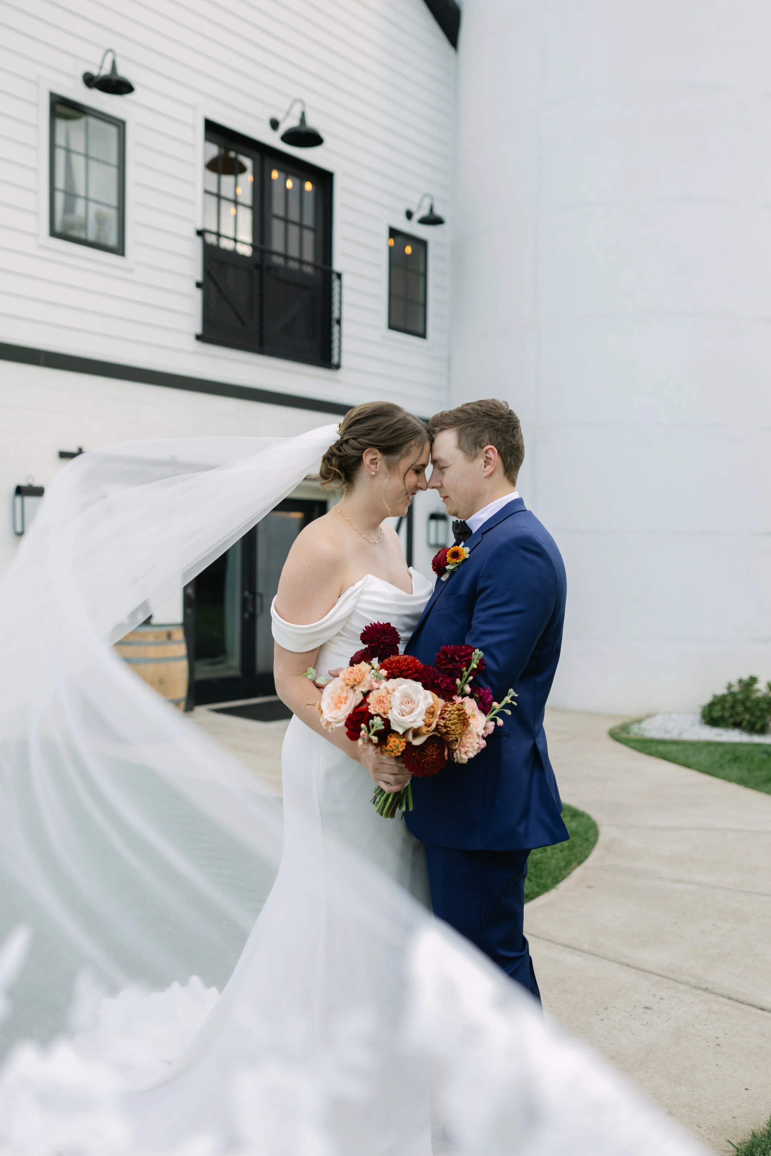 WEDDING BRIDE GROOM BRIDAL BOUQUET FALL BLUSH MAROON BURGUNDY SWEENEY BARN