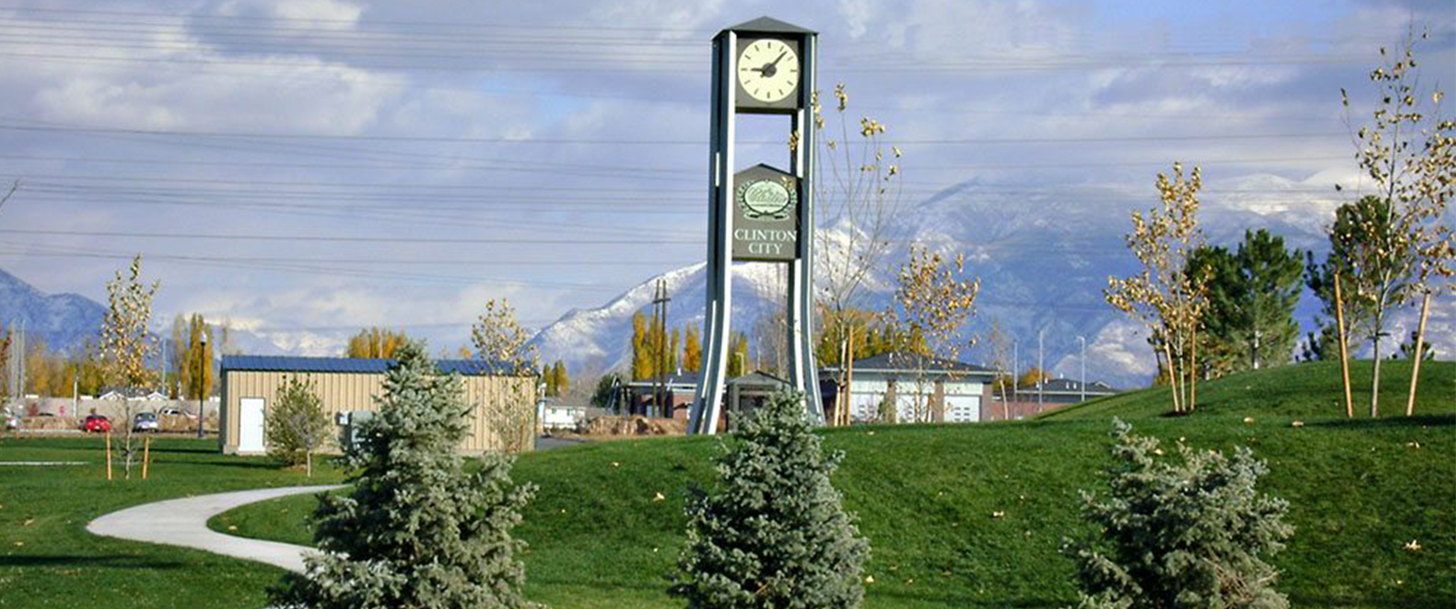 Durable asphalt paving, repair, sealcoating, and crack sealing for Clinton’s neighborhoods, HOAs, and commercial areas.