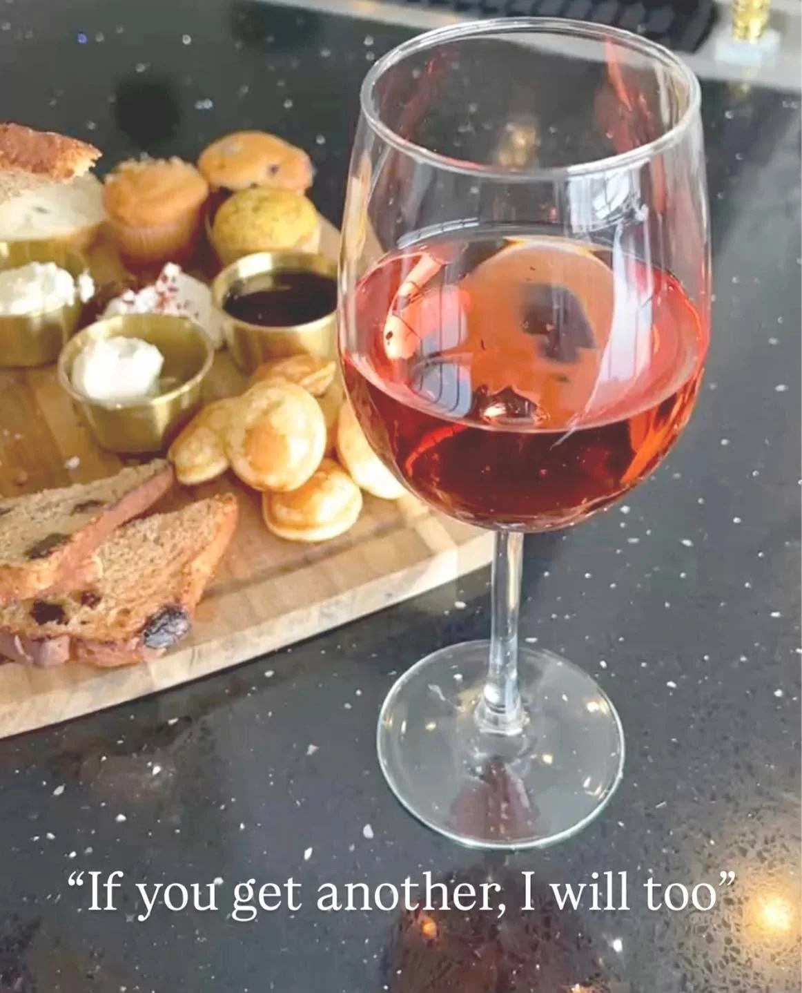 Send to that friend who always knows the right thing to say🍷 

#WineWednesday