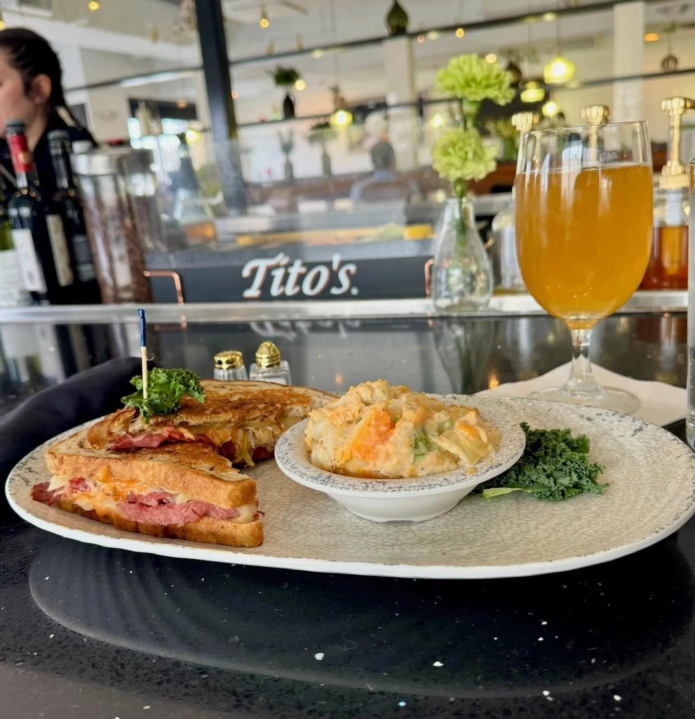 Mondays are better with a reuben in hand and sweet potato salad on side. Enjoy our menu of $5 martinis all day long! 🍸