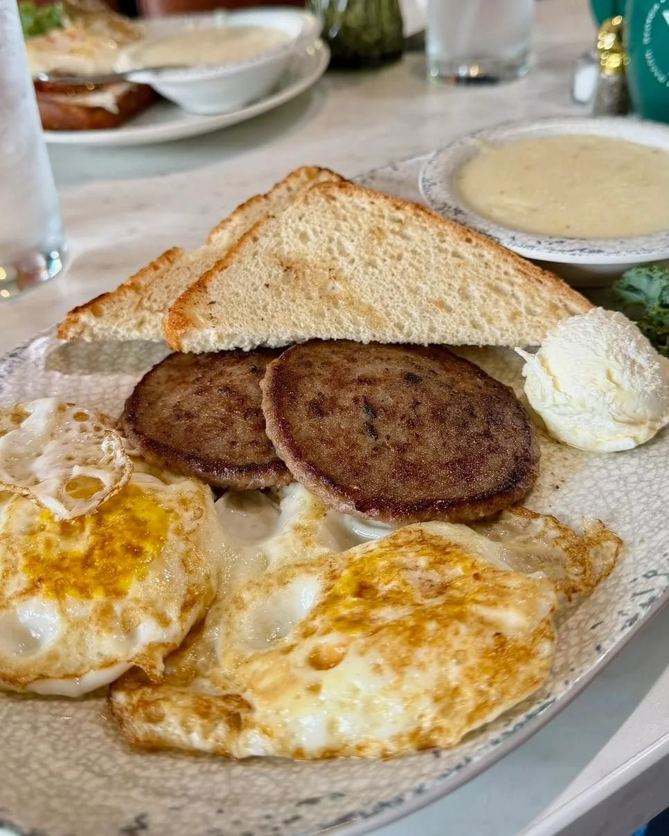 A breakfast plate that never goes out of style - Rick's Traditional. 

Hearty, comforting, and ready to fuel whatever comes your way today. We open for breakfast at 7am! 🍳