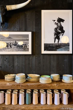 Hawkeye & Huckleberry Lounge