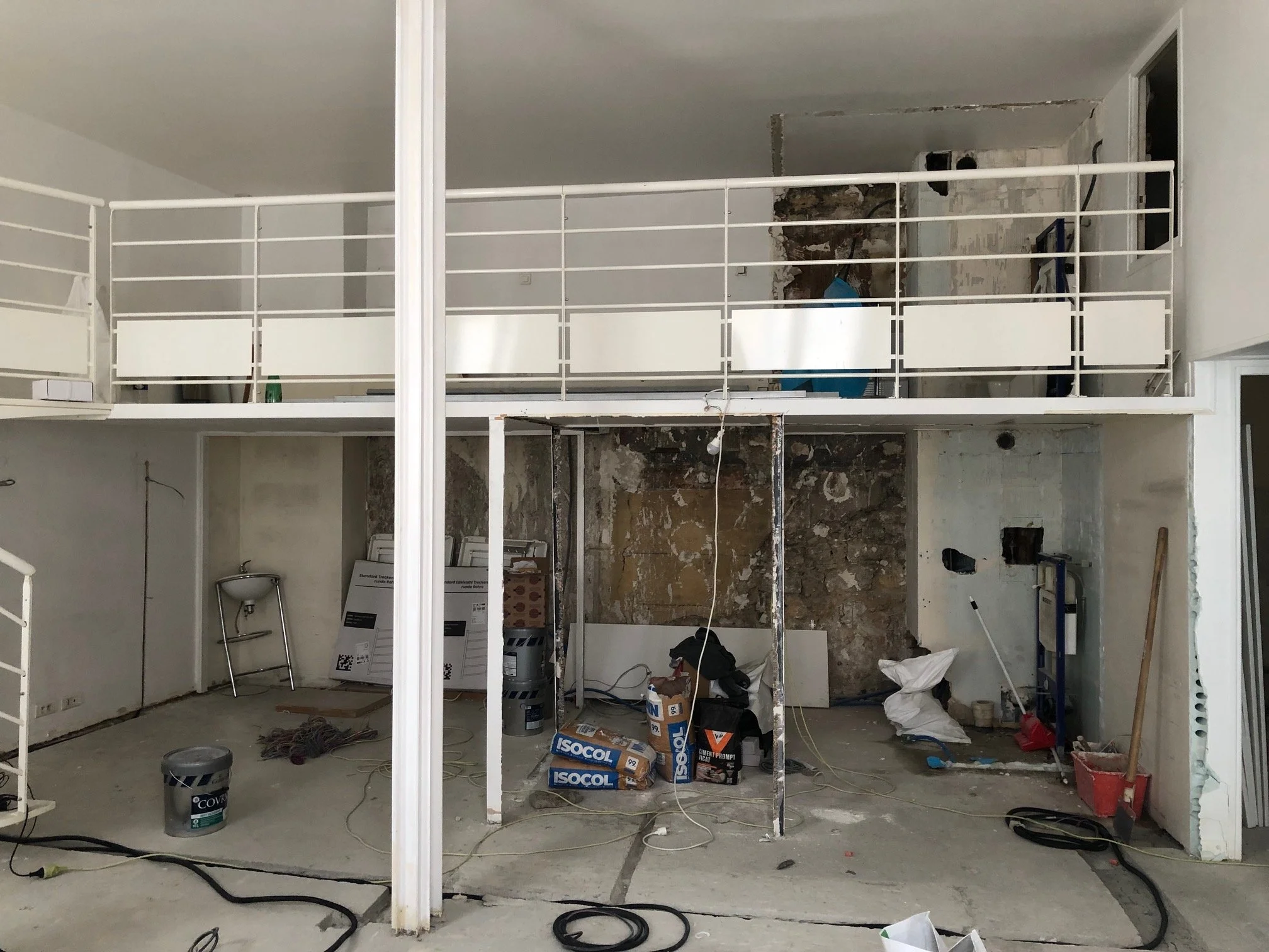 Mezzanine existante (1).jpg