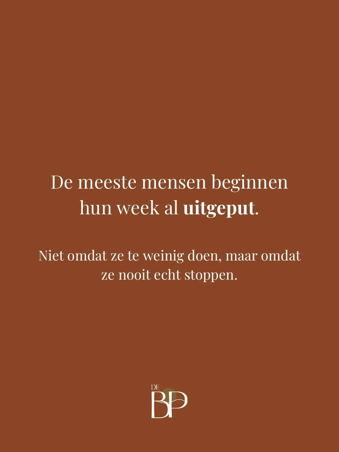De week uitgeput beginnen.

Je leeft van week naar week zonder echt stil te staan

Altijd bezig
Constant prikkels
Altijd input

Ons zenuwstelsel heeft iets anders nodig:
&mdash;> ruimte 

Vanuit hier is Balanced Sunday ontstaan.

Een dag waarop ik