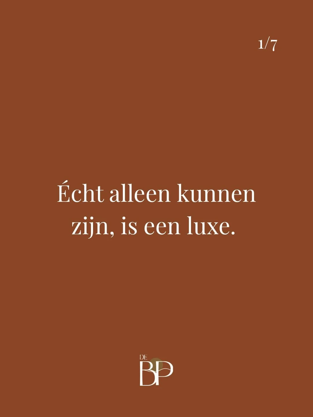 Tijdens m&rsquo;n solo trip realiseerde ik iets 
De meeste mensen kunnen niet &eacute;cht alleen zijn.

Niet zonder telefoon.
Niet zonder afleiding.
Niet zonder constant iemand om zich heen.

Want zodra het stil wordt, kom je jezelf tegen.

Dan voel 