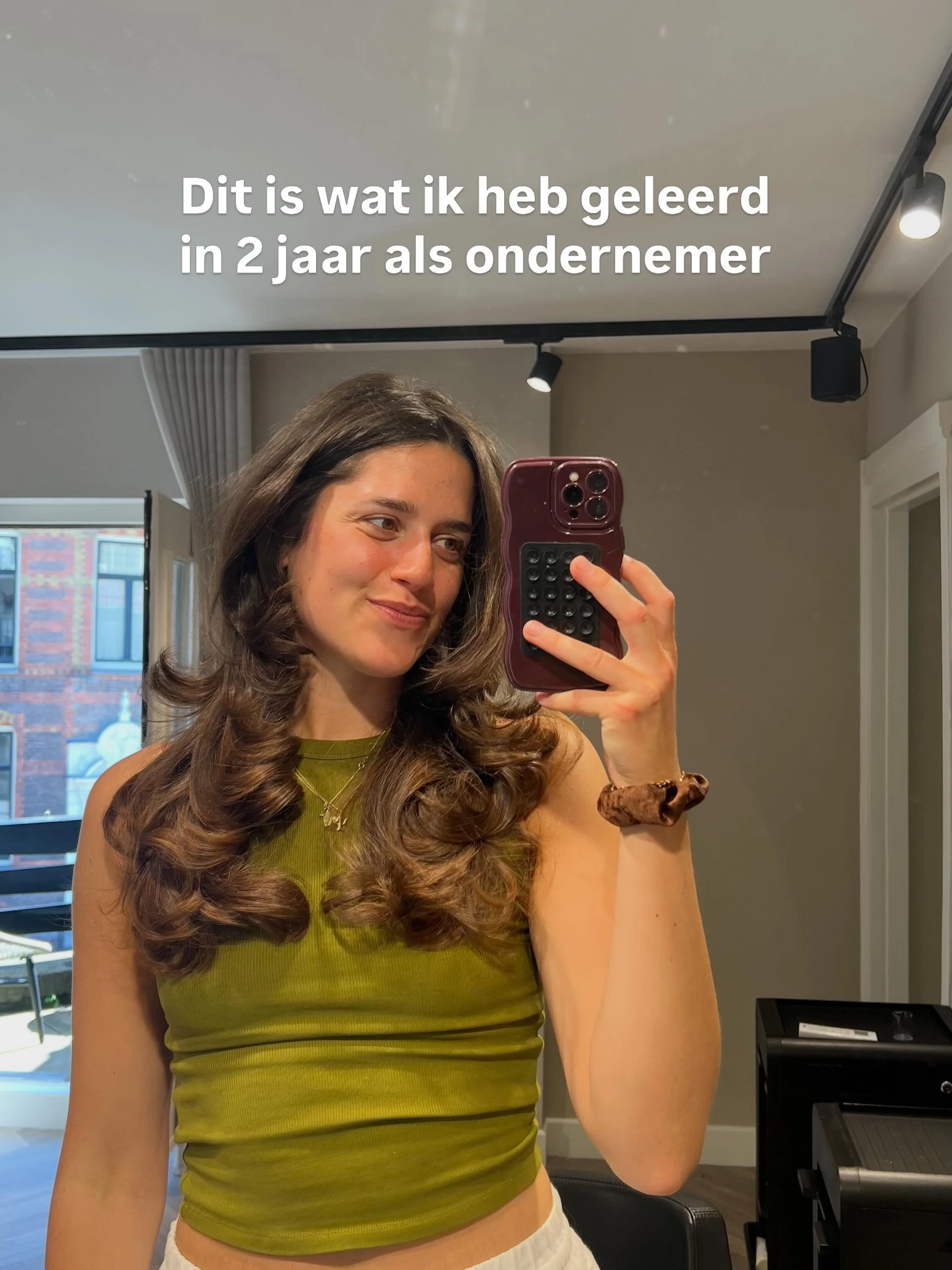 2 jaar ondernemen &amp; dit is wat ik heb geleerd ➡️

Ik zie het ondernemen als een groot spel. 
Het ene moment win je veel en het andere moment verlies je. 
Het is een proces van vallen &amp; opstaan en telkens weer komen op nieuwe punten, op nieuwe