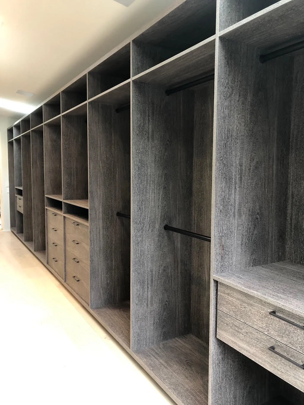 LA-Custom-Closets-Gallery_03.jpg