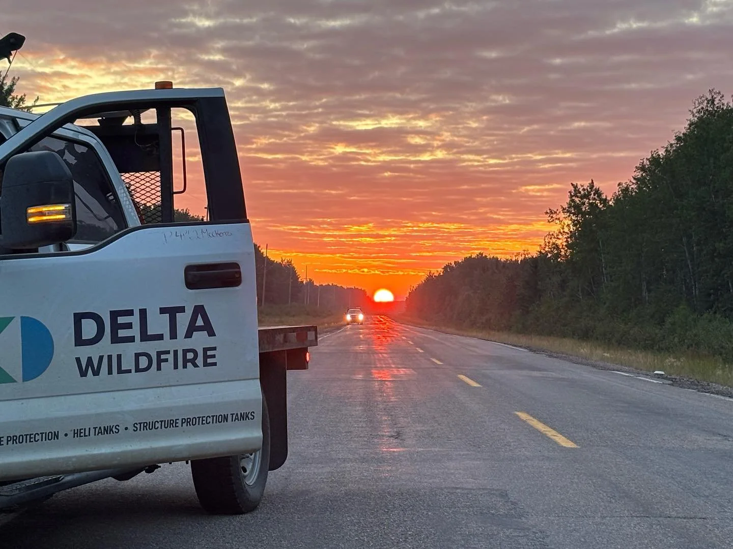 Good morning from Beauval Saskatchewan 🌅 

Today we work beside crews from Ontario, Quebec, Sask, Mexico, Austraila and now the Canadian Armed Forces 💪 

It really takes an army of people to contain and mop up these fires daily 🤝 

Have a great da