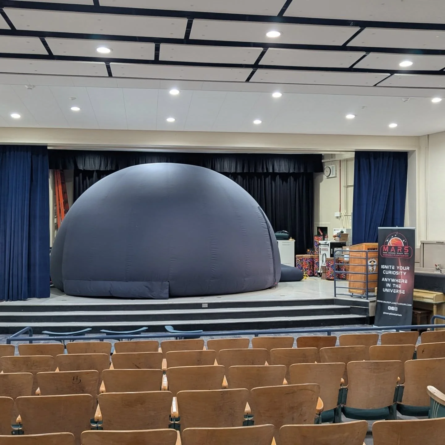 It has been a busy couple of weeks! Just in the last 3 weeks we've brought the planetarian to schools in Ventura, Long Beach, Lake Forest, Signal Hill, Redondo Beach, Agoura Hills, Pacioma, and Artesia! Get in touch if you want your school to be next