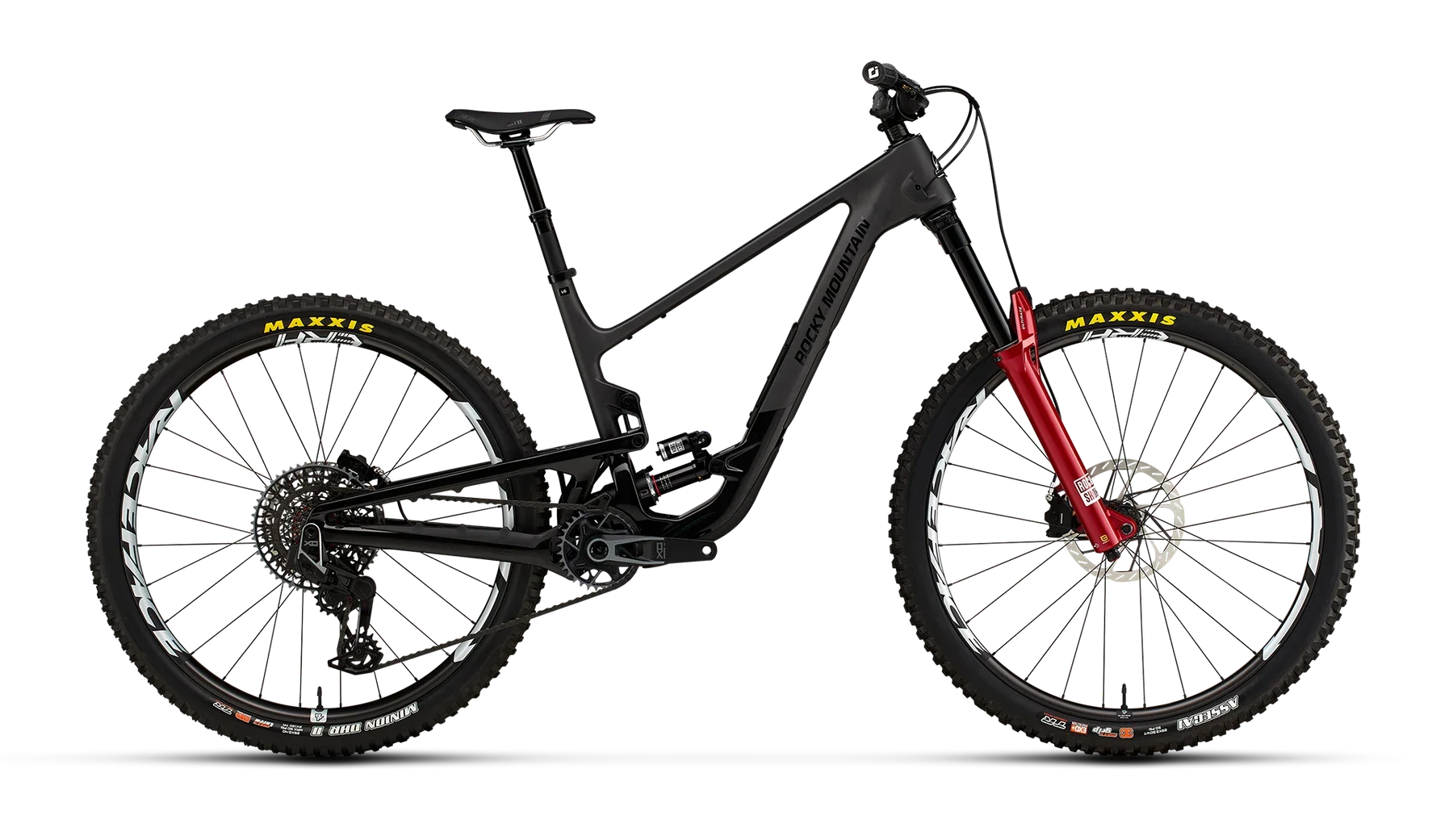 Altitude-Carbon-90-LG-29-C2-Black-Carbon-Black-Profile.webp