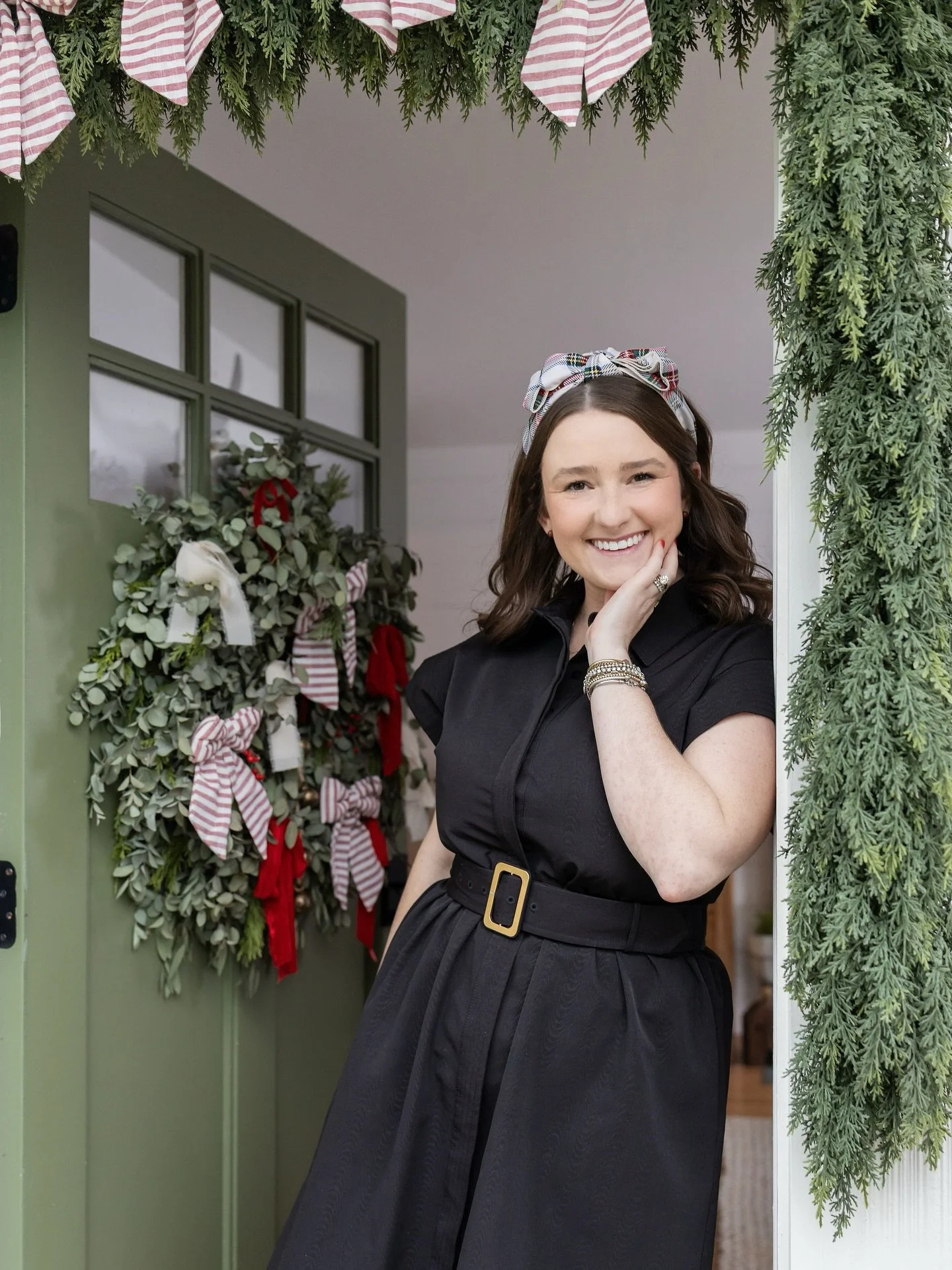 &bull; Ohhh hi 🙋🏼&zwj;♀️ there are a lot of new friends around here, so I wanted to pop on &amp; say THANK YOU &amp; hello; truly soooooo grateful you are here // whether you&rsquo;re a client who has invited us into your home and trusted us with y