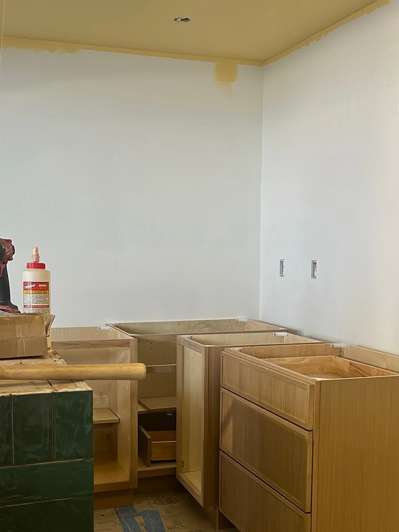 Some sneaky peeks of the soon to be NEW BEAUTIFUL @threetreepoint_store 🤫

&mdash;&mdash;&mdash; this week we have the cabinets being built &amp; the light fixtures starting to be installed&hellip;soooo much more beauty &amp; a few surprises to come