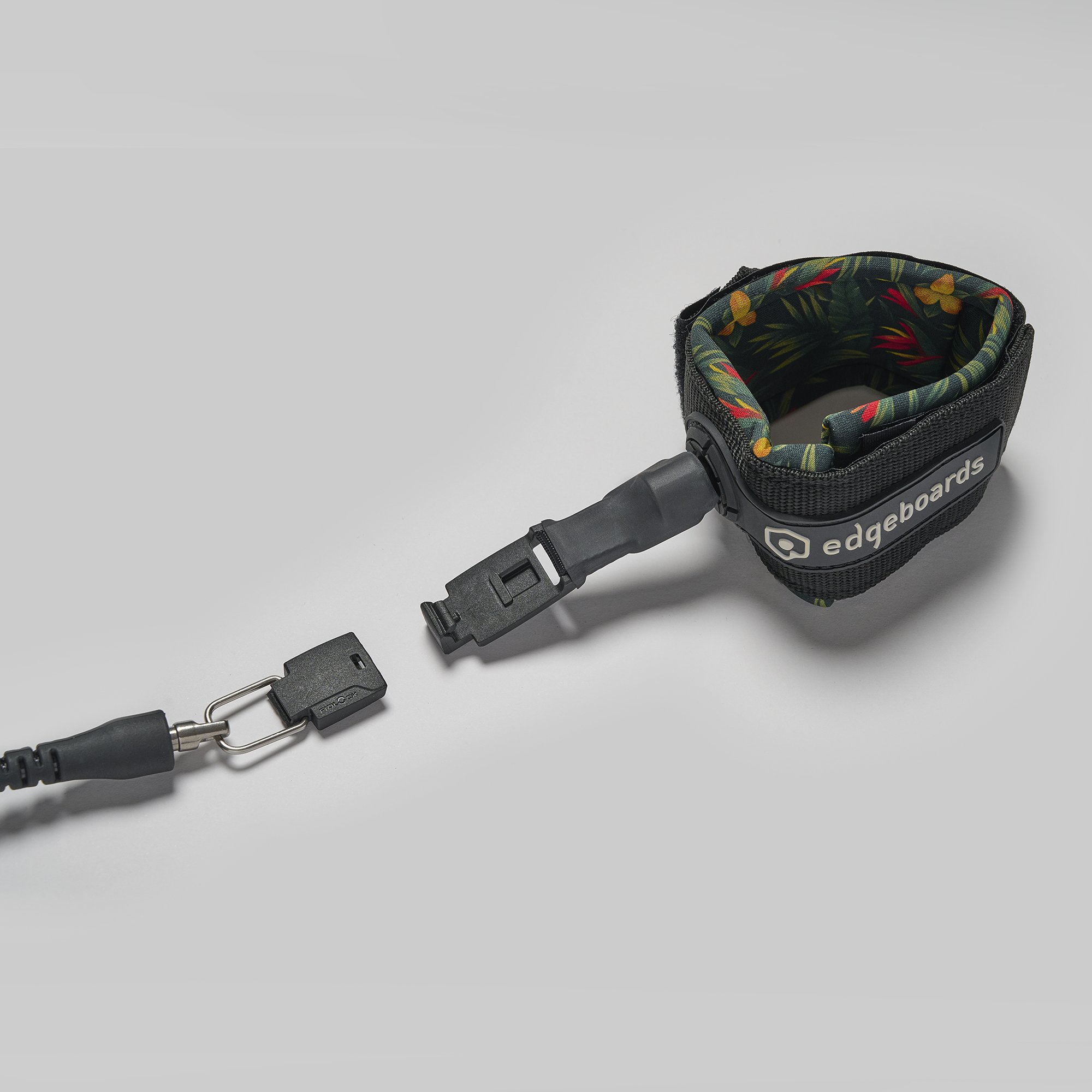 edgeboards_leash+releash_assembled_unlocked.jpg