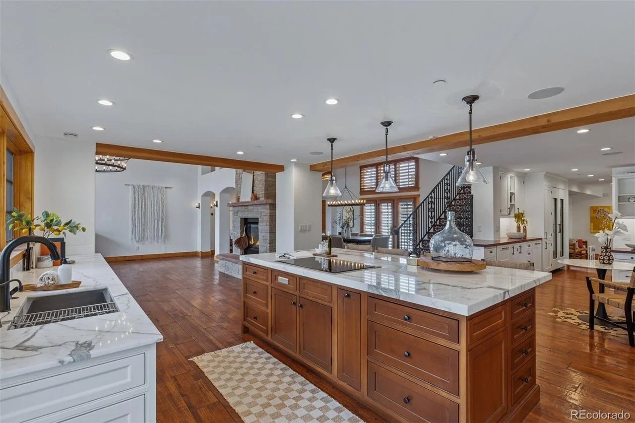Kitchen 2.jpg