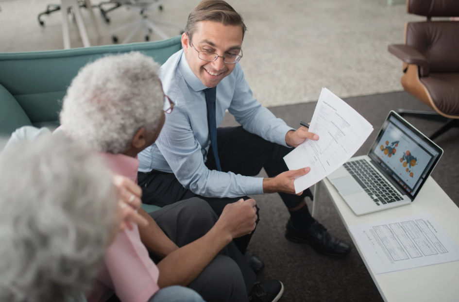 4 Signs You're Ready to Hire a Financial Advisor