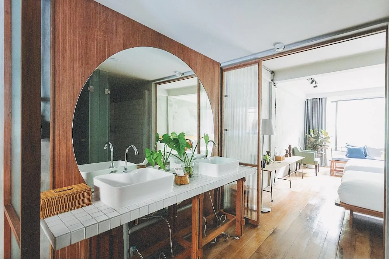GalileOasis bathroom.JPG