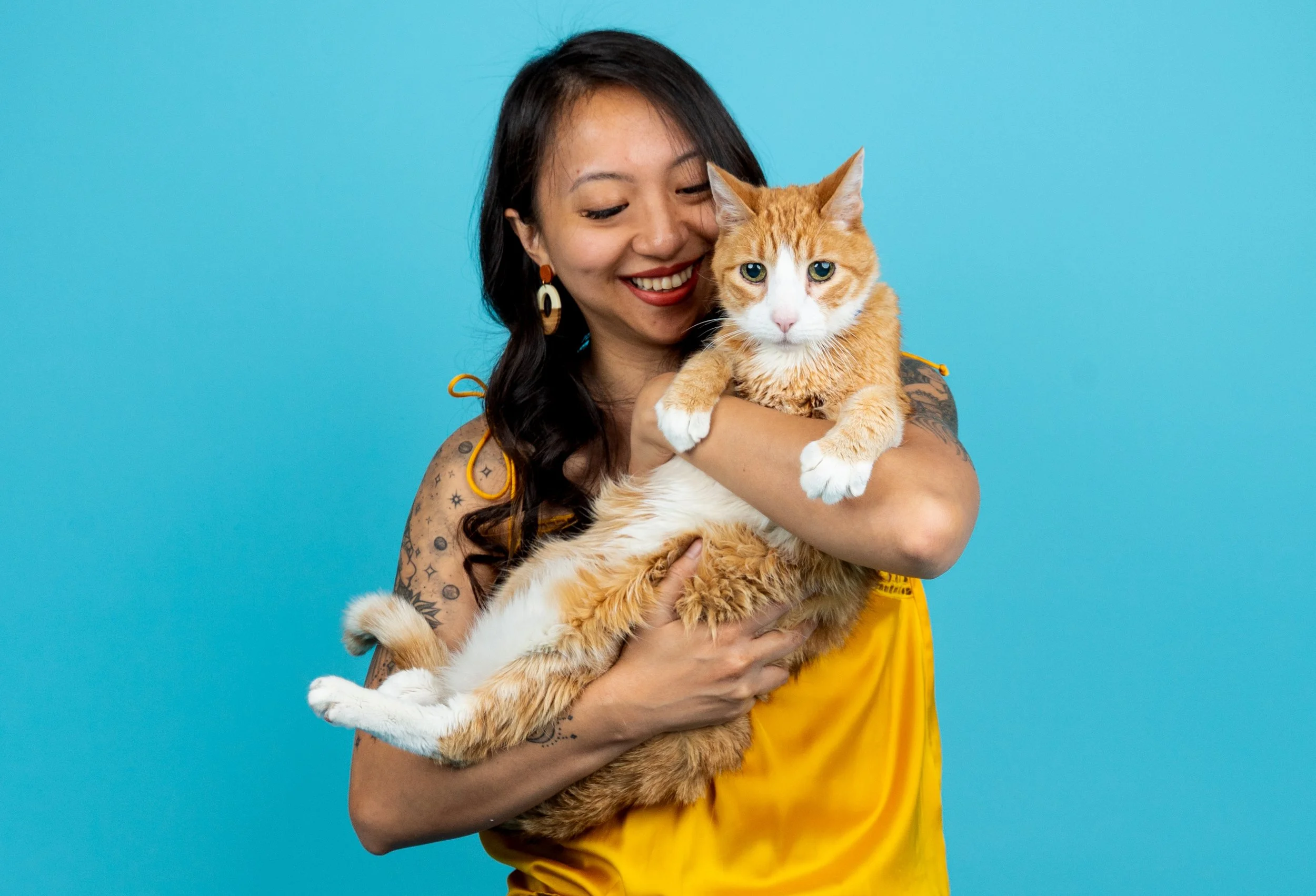 cat-mom-hugging-cat.jpg