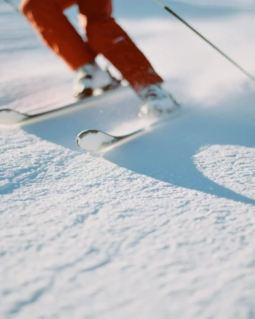 Planning a ski trip this season? The snow, scenery, and mountain air can be amazing - but they can also do a number on your body. At MG Allergy, we often hear from patients after winter travel who felt short of breath, itchy, congested, or just plain